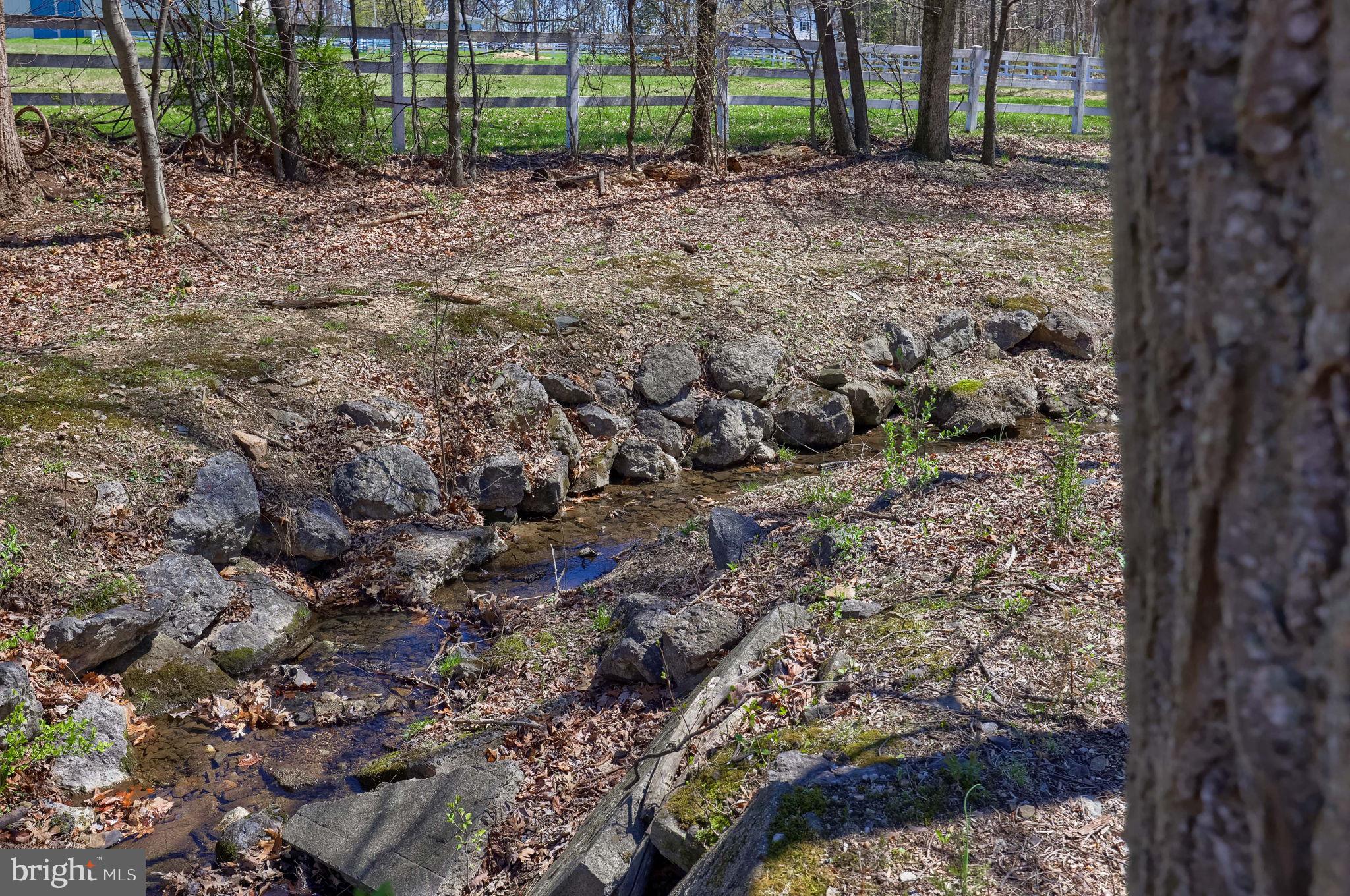 1411 S MOUNTAIN ROAD