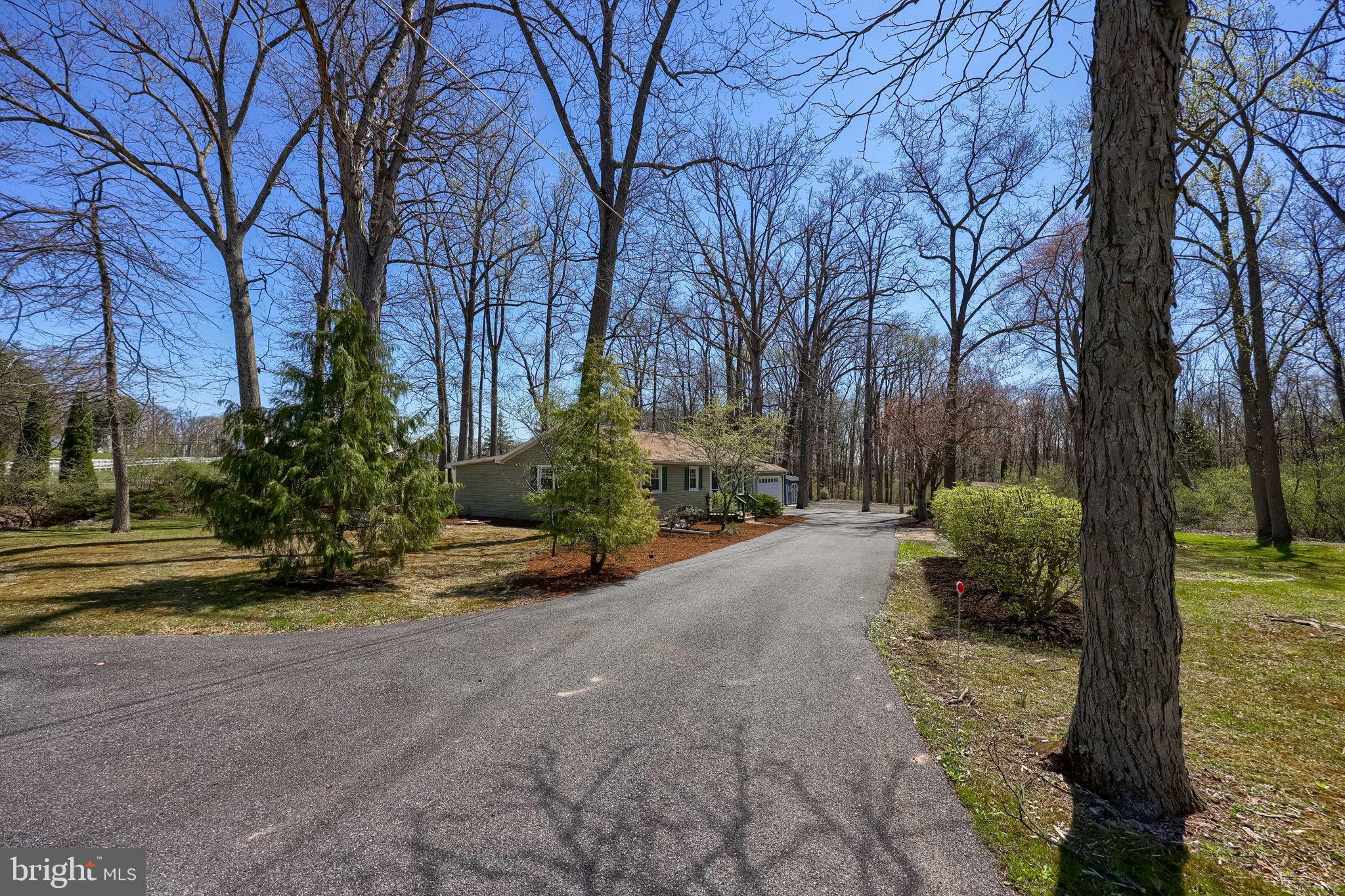 1411 S MOUNTAIN ROAD