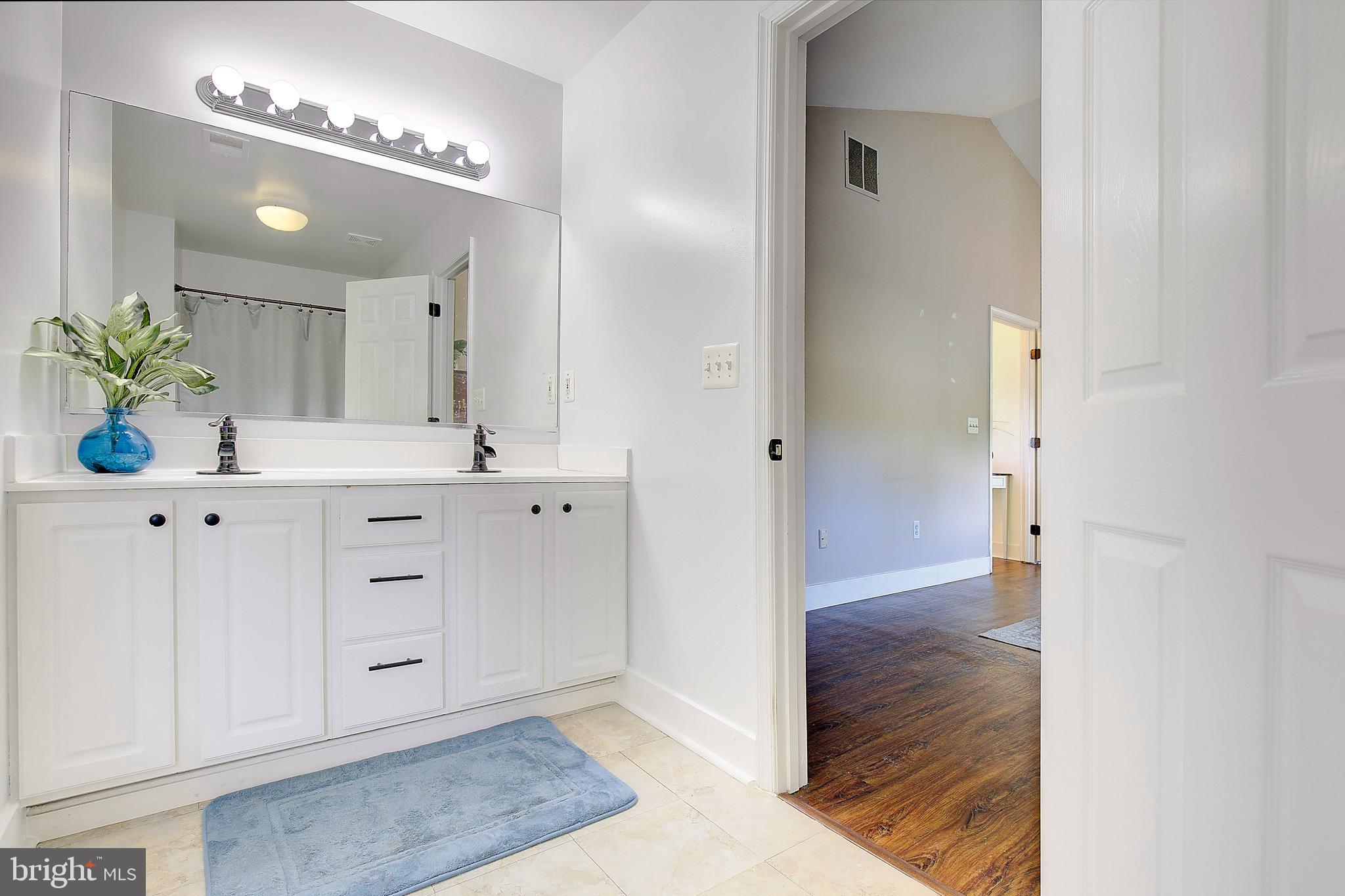 LOCH HAVEN - Residential