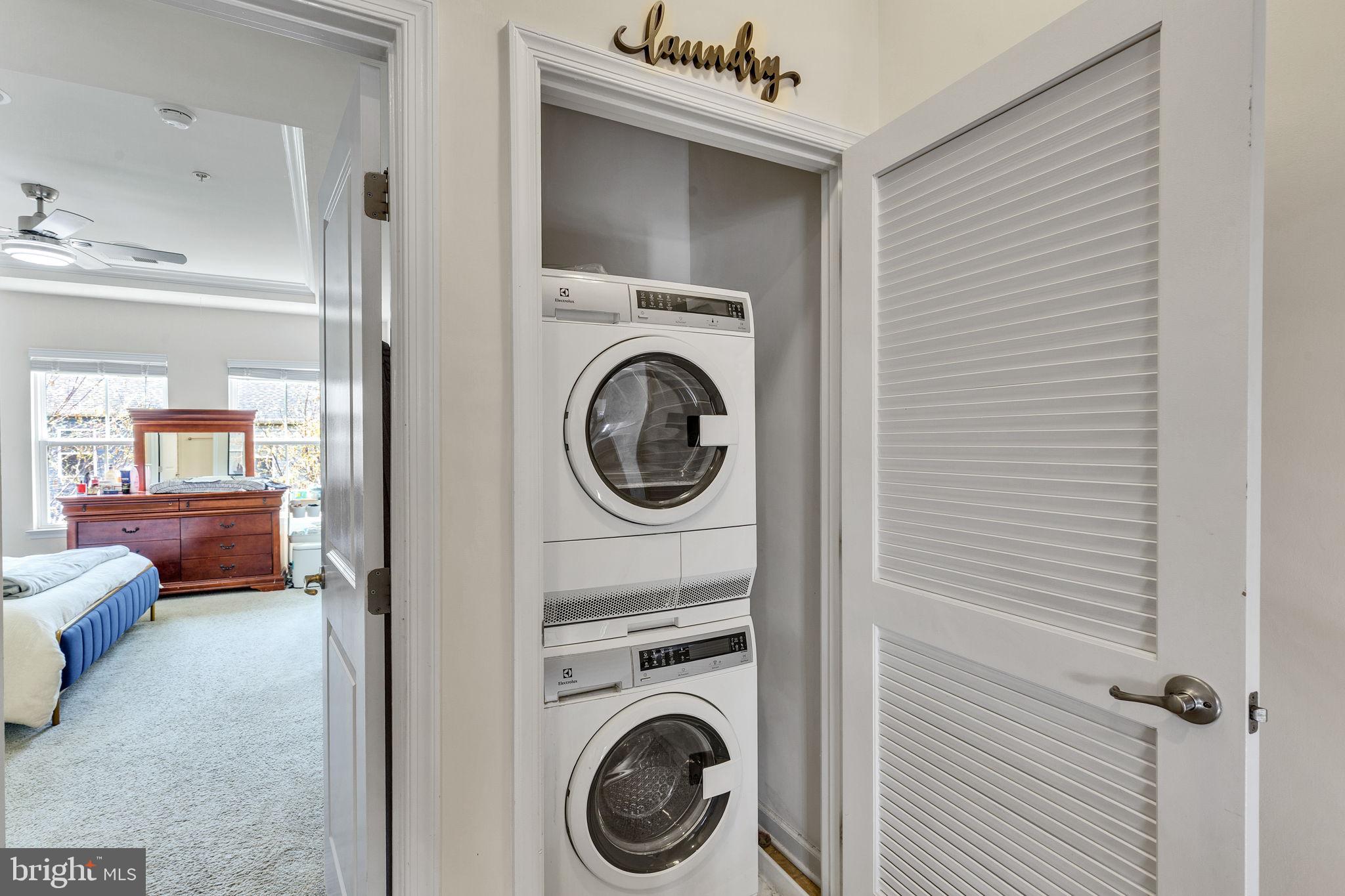 CREEKSIDE VILLAGE AT TANYARD SPRINGS - Residential