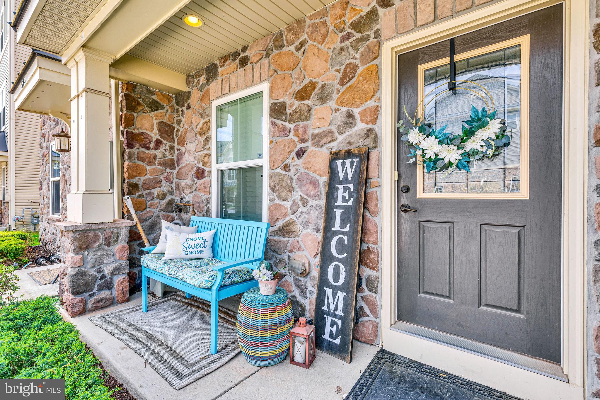 521 WHITE OAK DRIVE