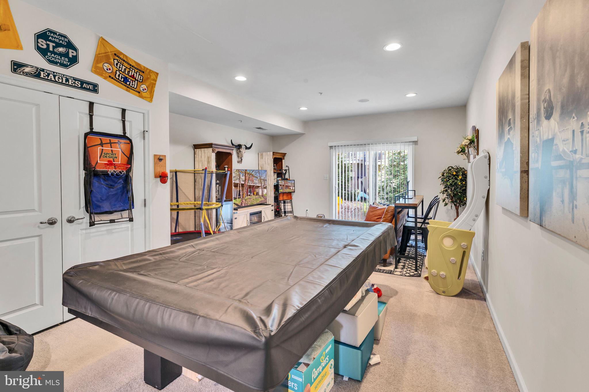 CREEKSIDE VILLAGE AT TANYARD SPRINGS - Residential