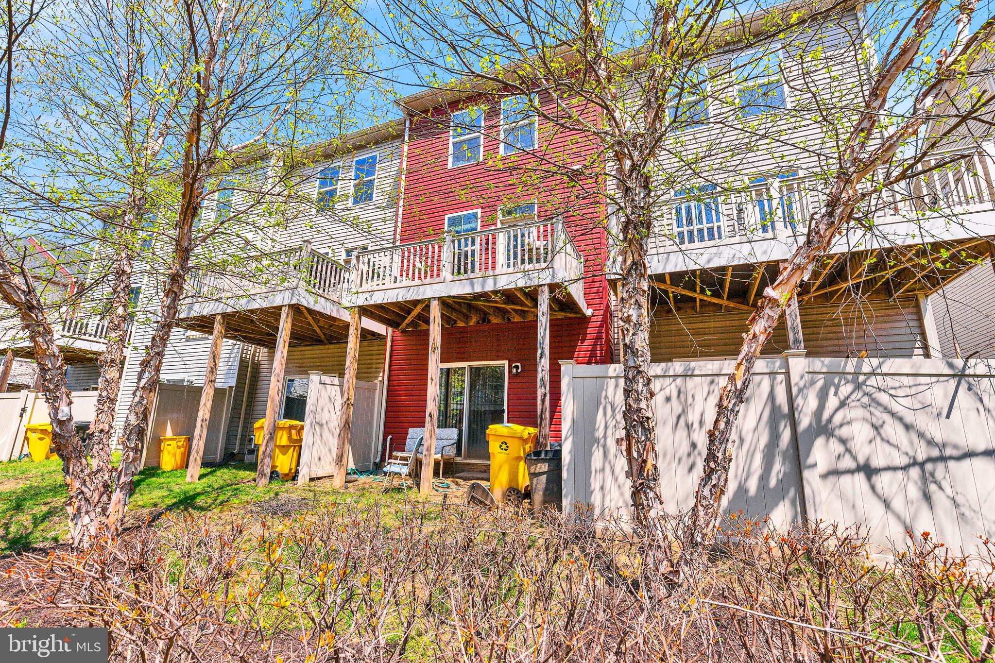 CREEKSIDE VILLAGE AT TANYARD SPRINGS - Residential