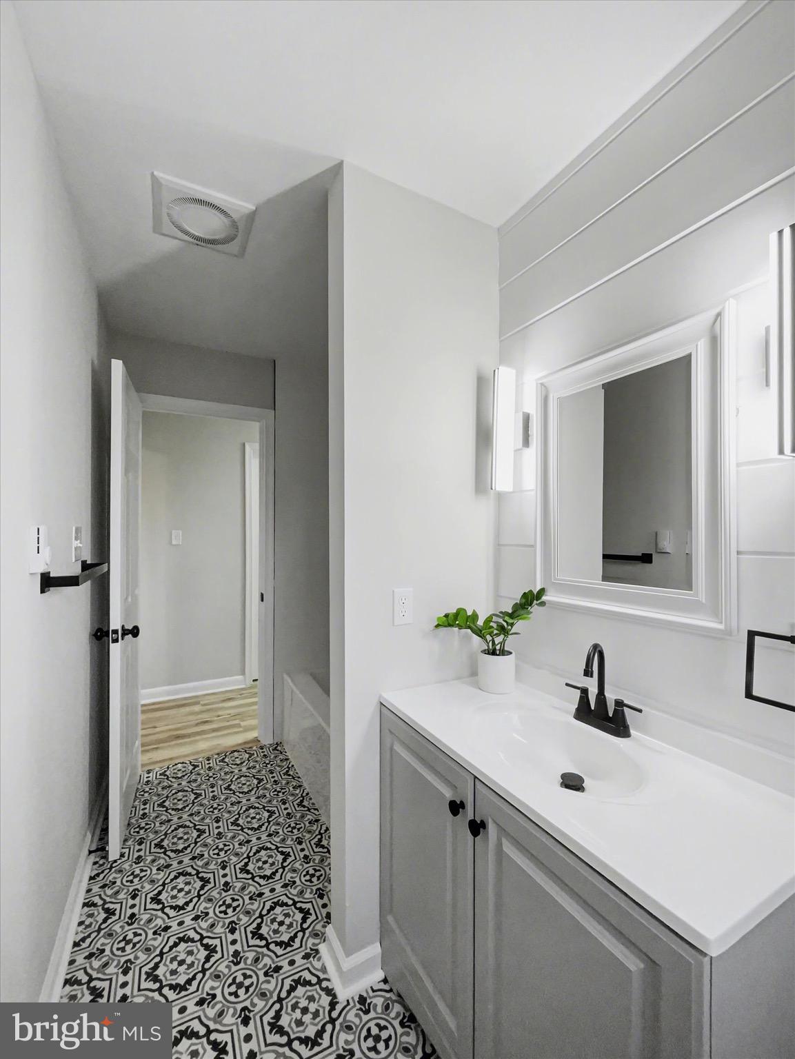 GLENVILLE - Residential