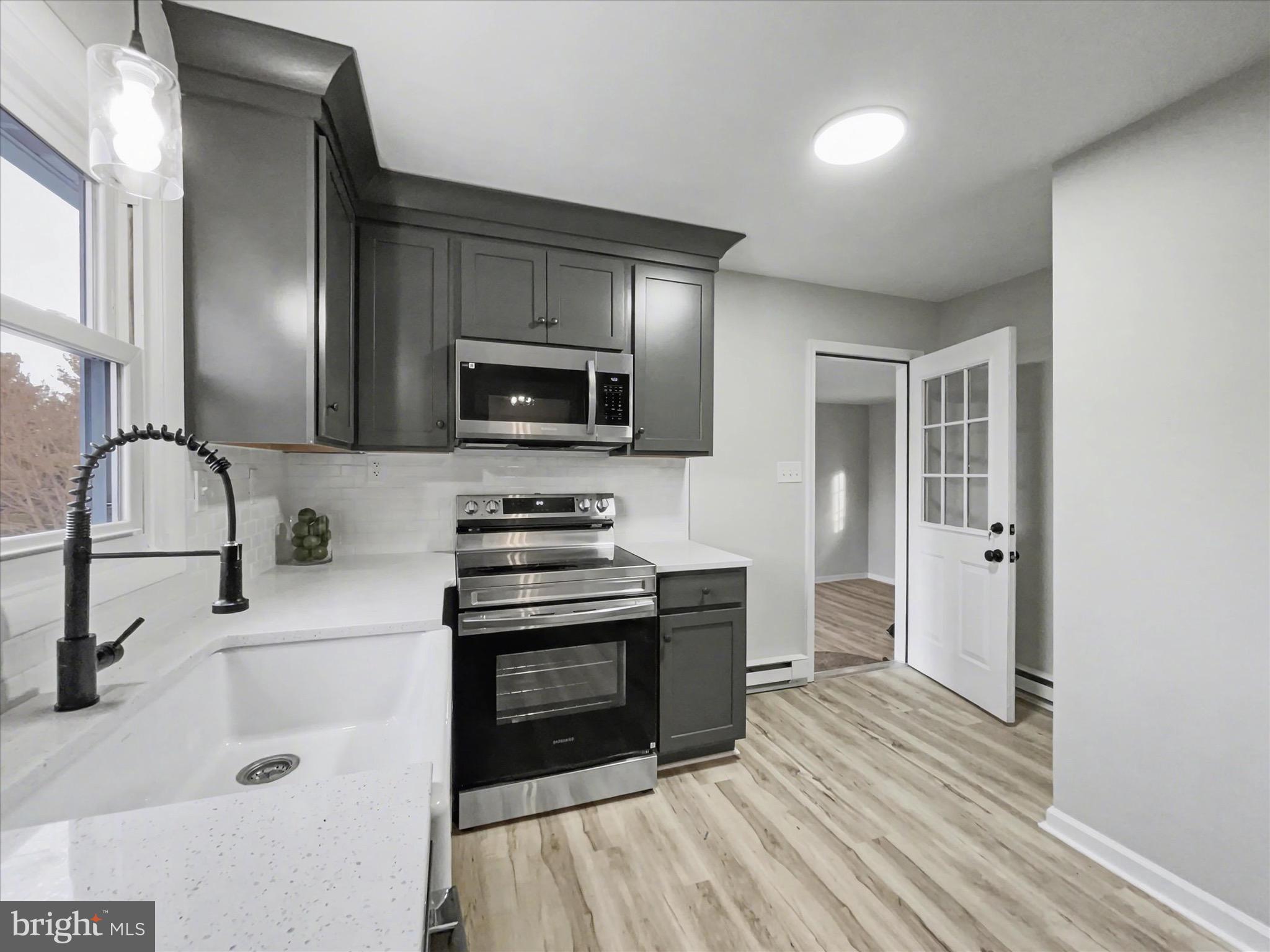 GLENVILLE - Residential