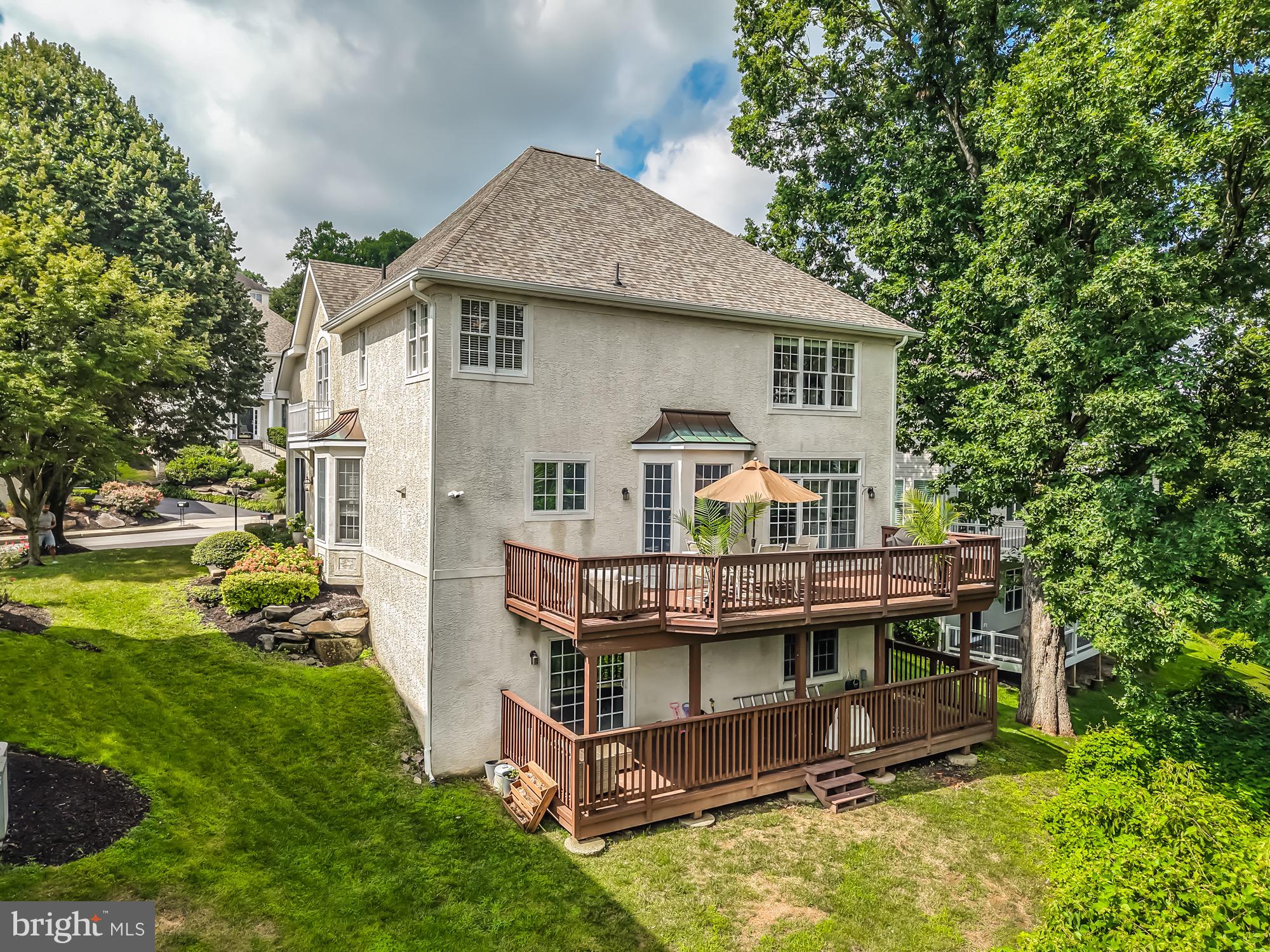 1022 RIVERVIEW LANE