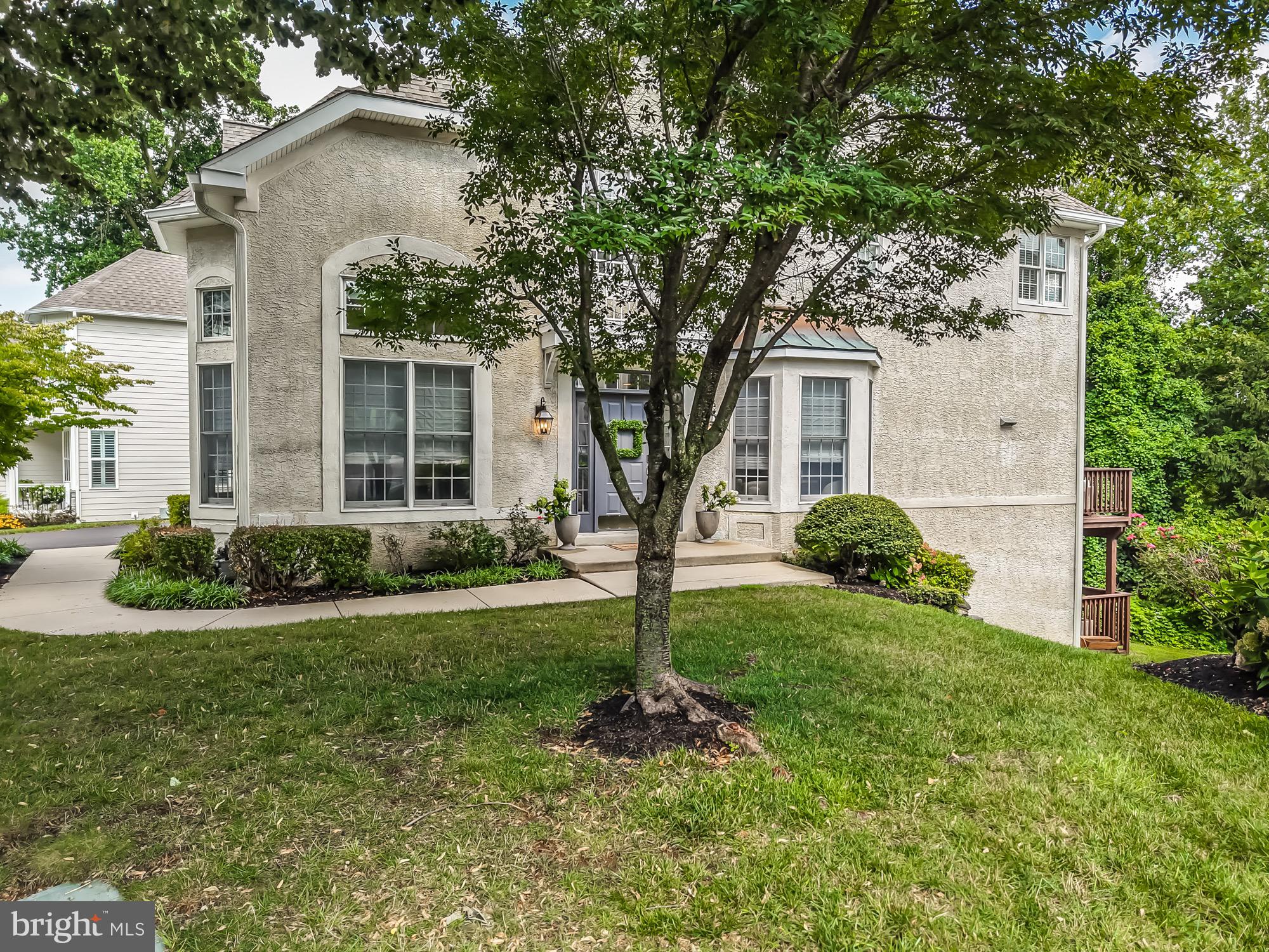 1022 RIVERVIEW LANE