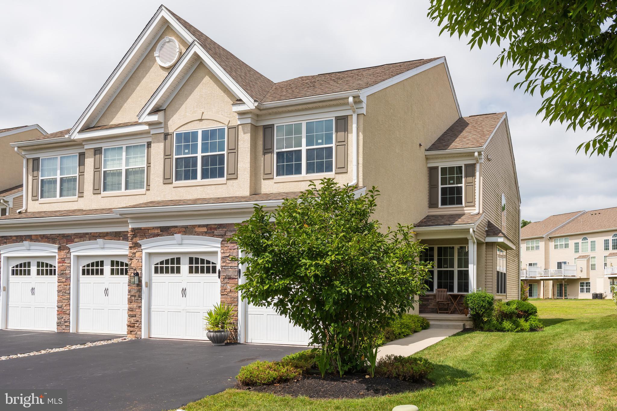 2604 ROCKLEDGE COURT