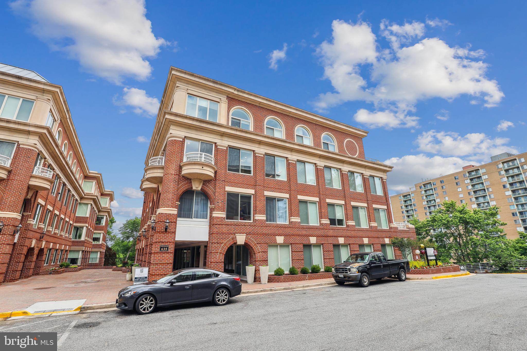 OLD TOWN NORTH - Residential Lease