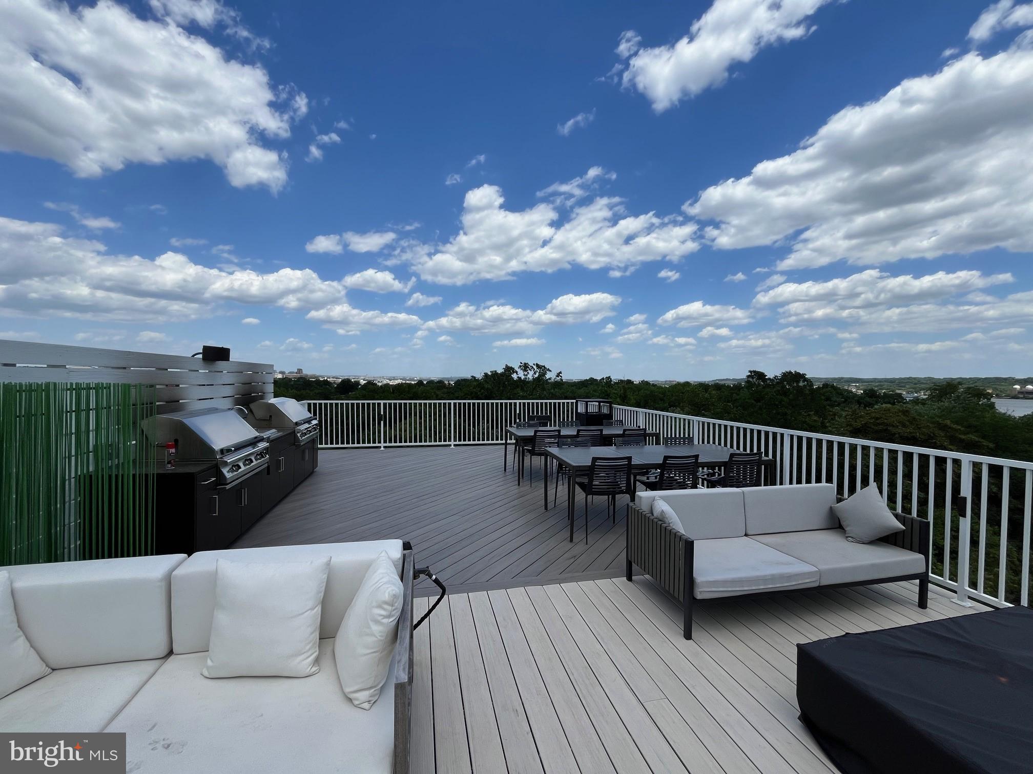 OLD TOWN NORTH - Residential Lease