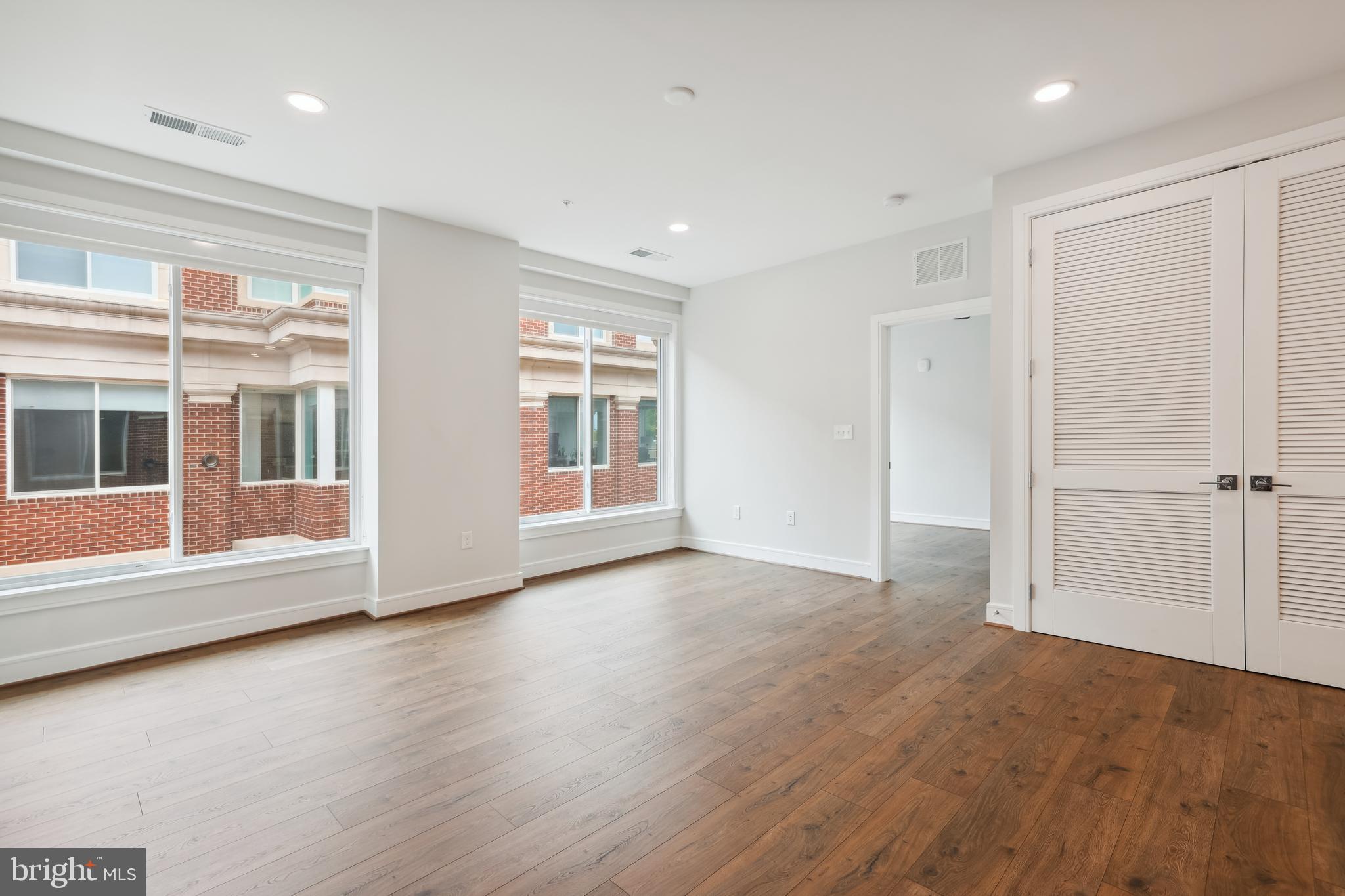 OLD TOWN NORTH - Residential Lease