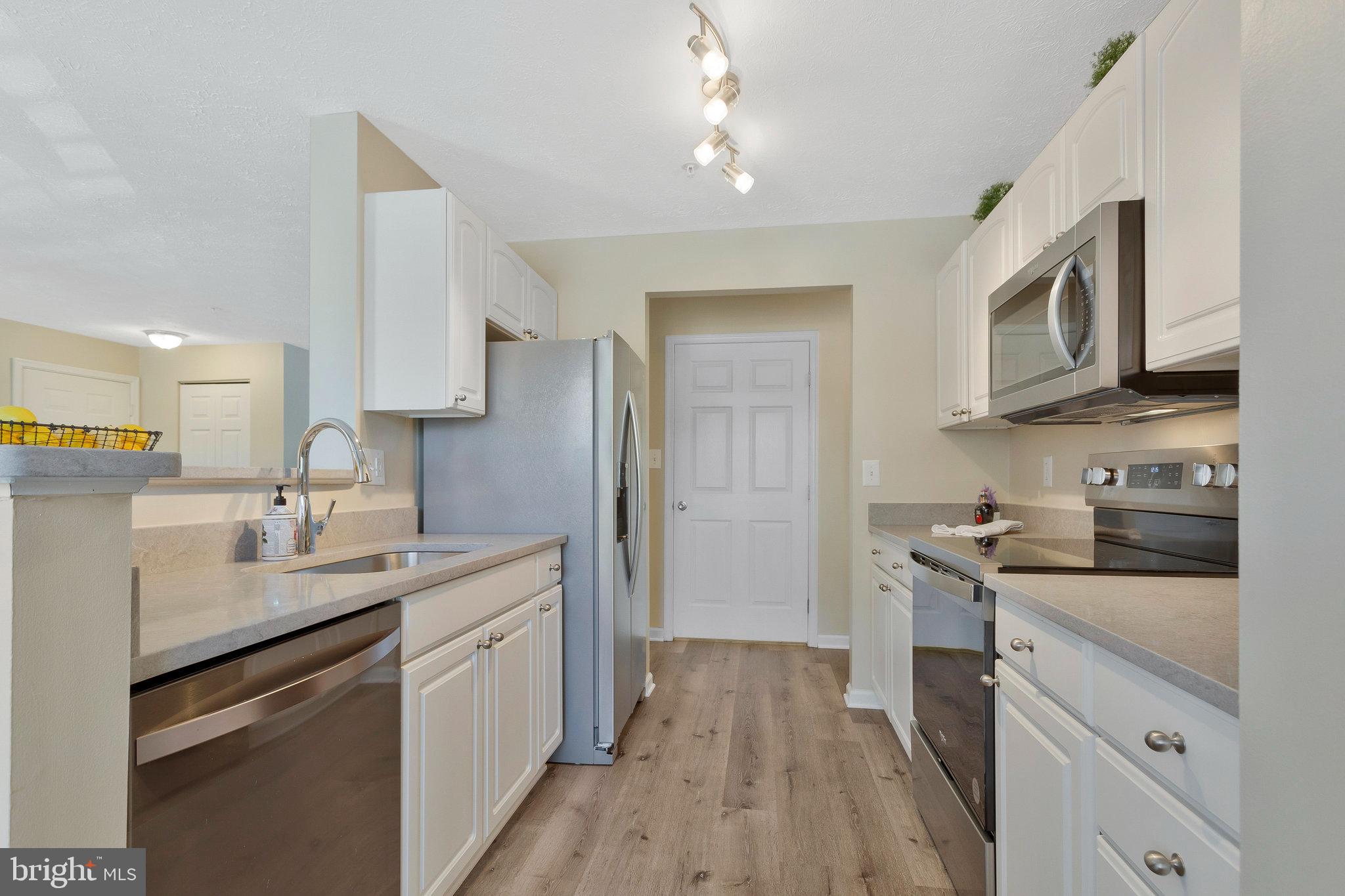 PINEY ORCHARD - Residential