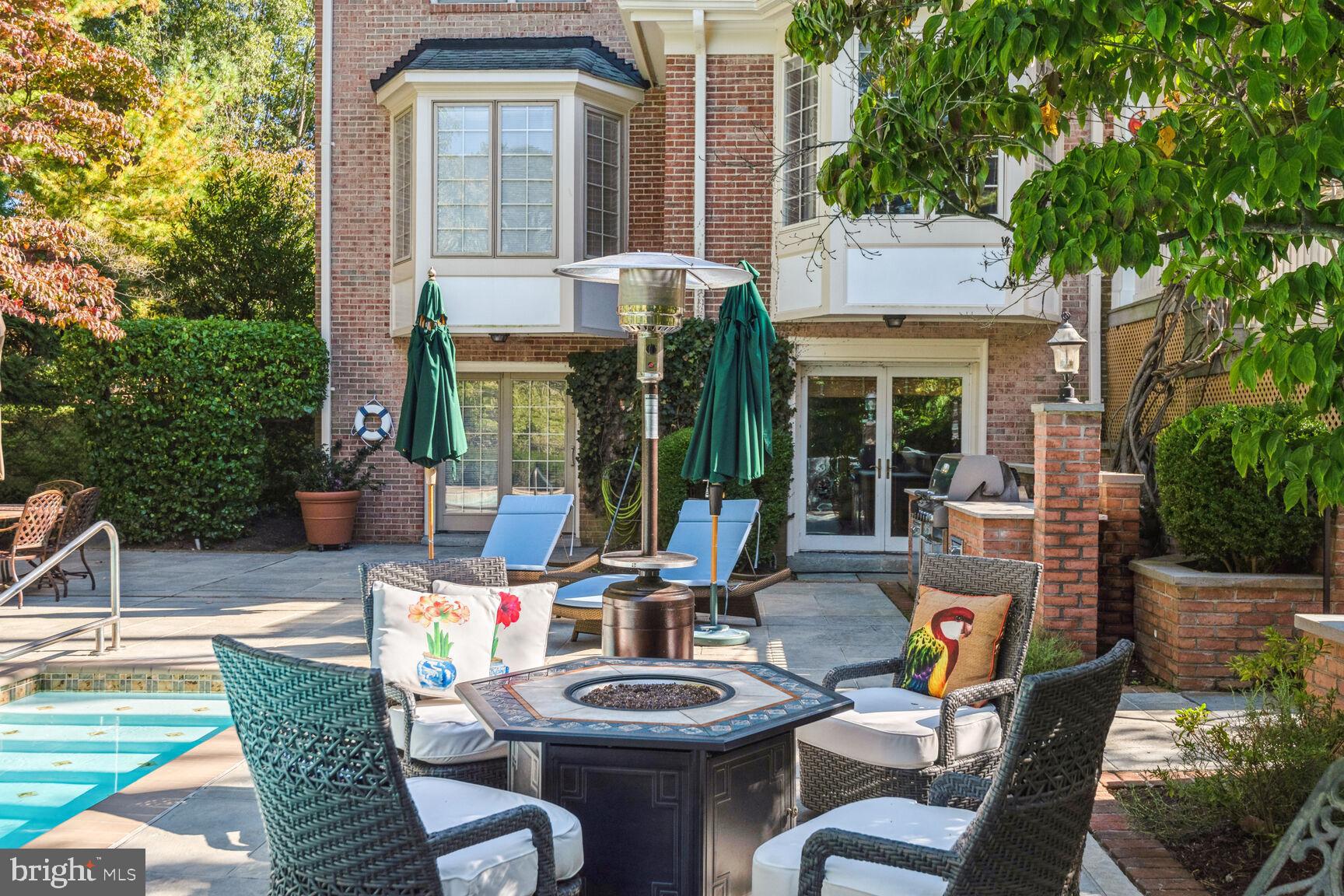 SADDLE RIDGE - Residential