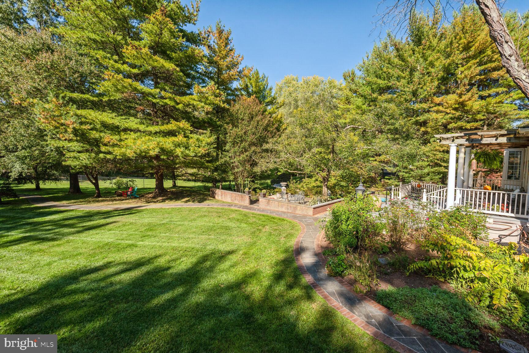 SADDLE RIDGE - Residential