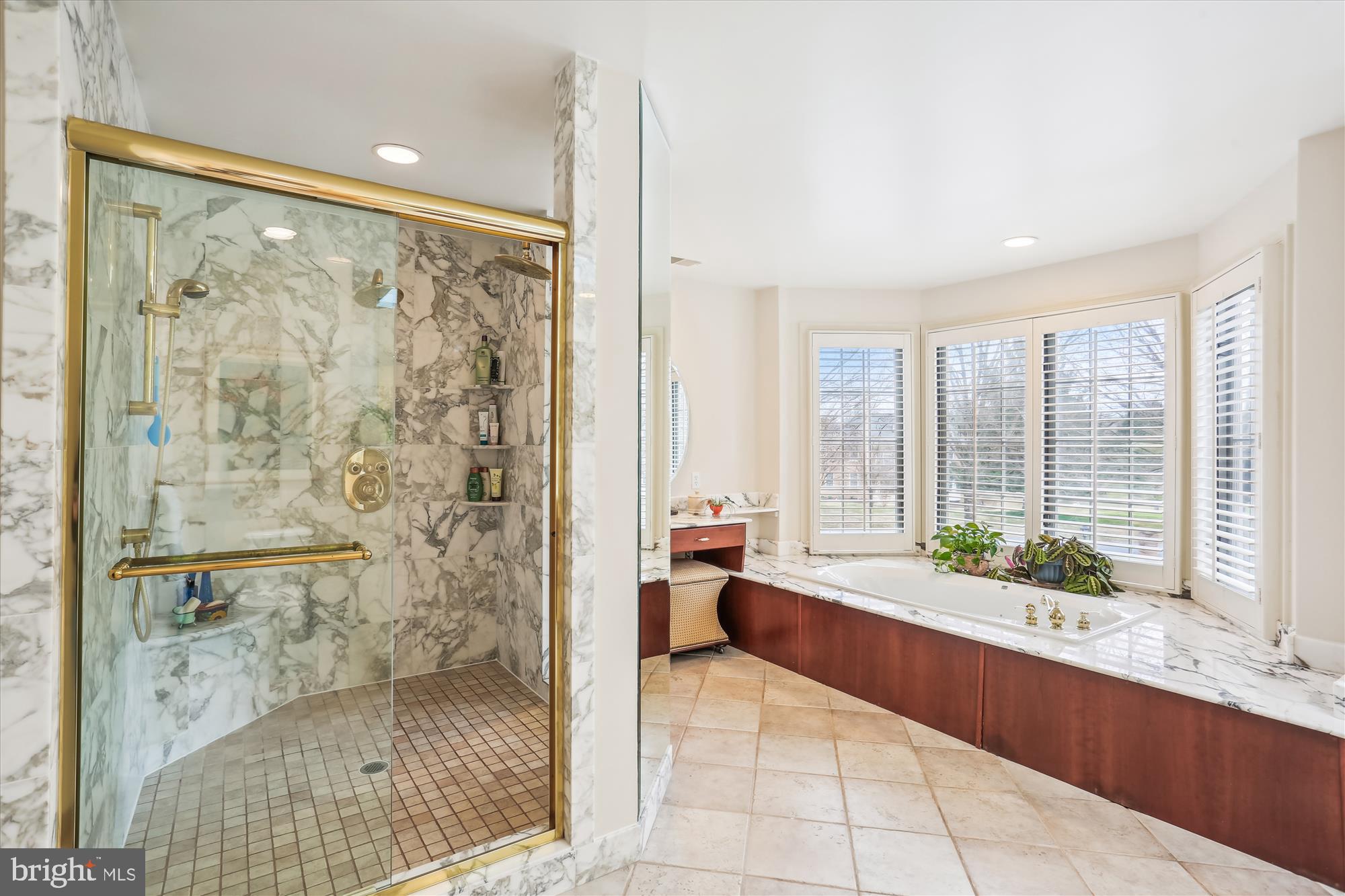 SADDLE RIDGE - Residential