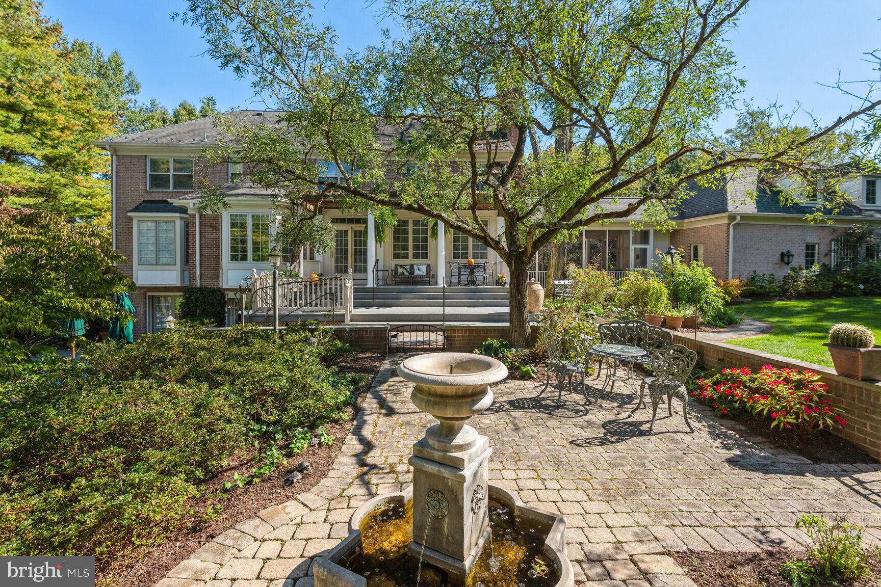 SADDLE RIDGE - Residential