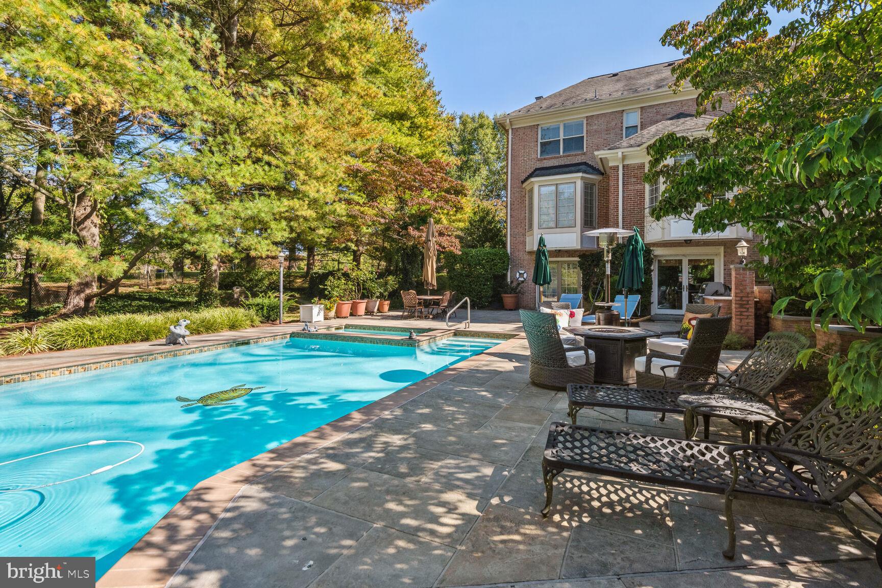 SADDLE RIDGE - Residential