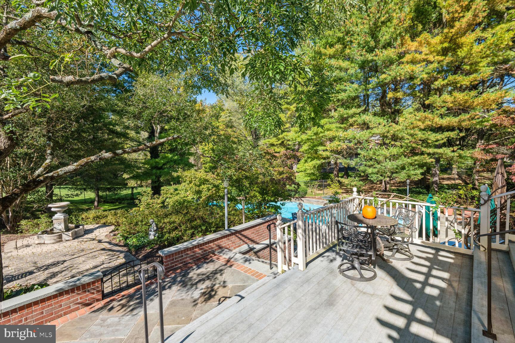 SADDLE RIDGE - Residential