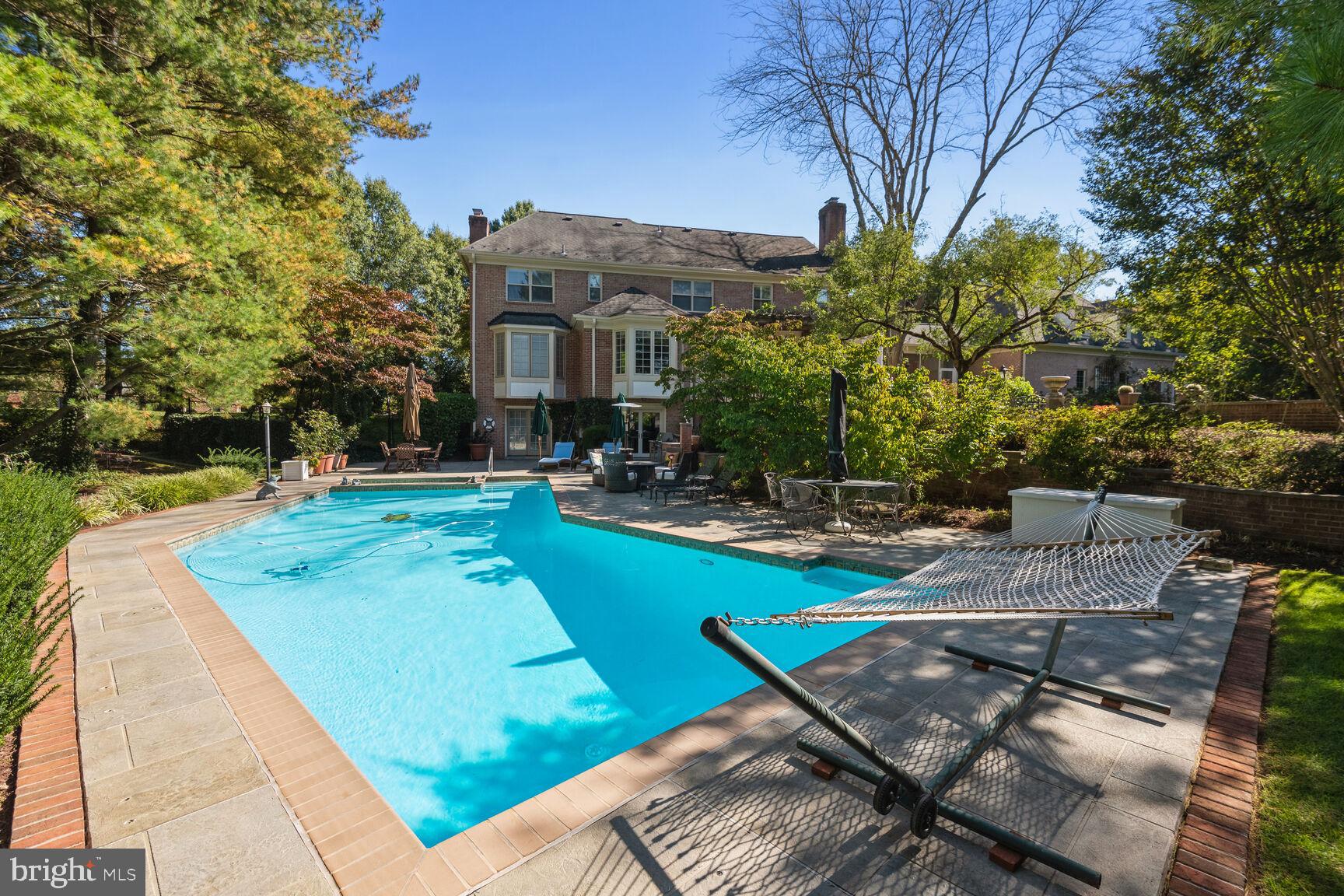 SADDLE RIDGE - Residential