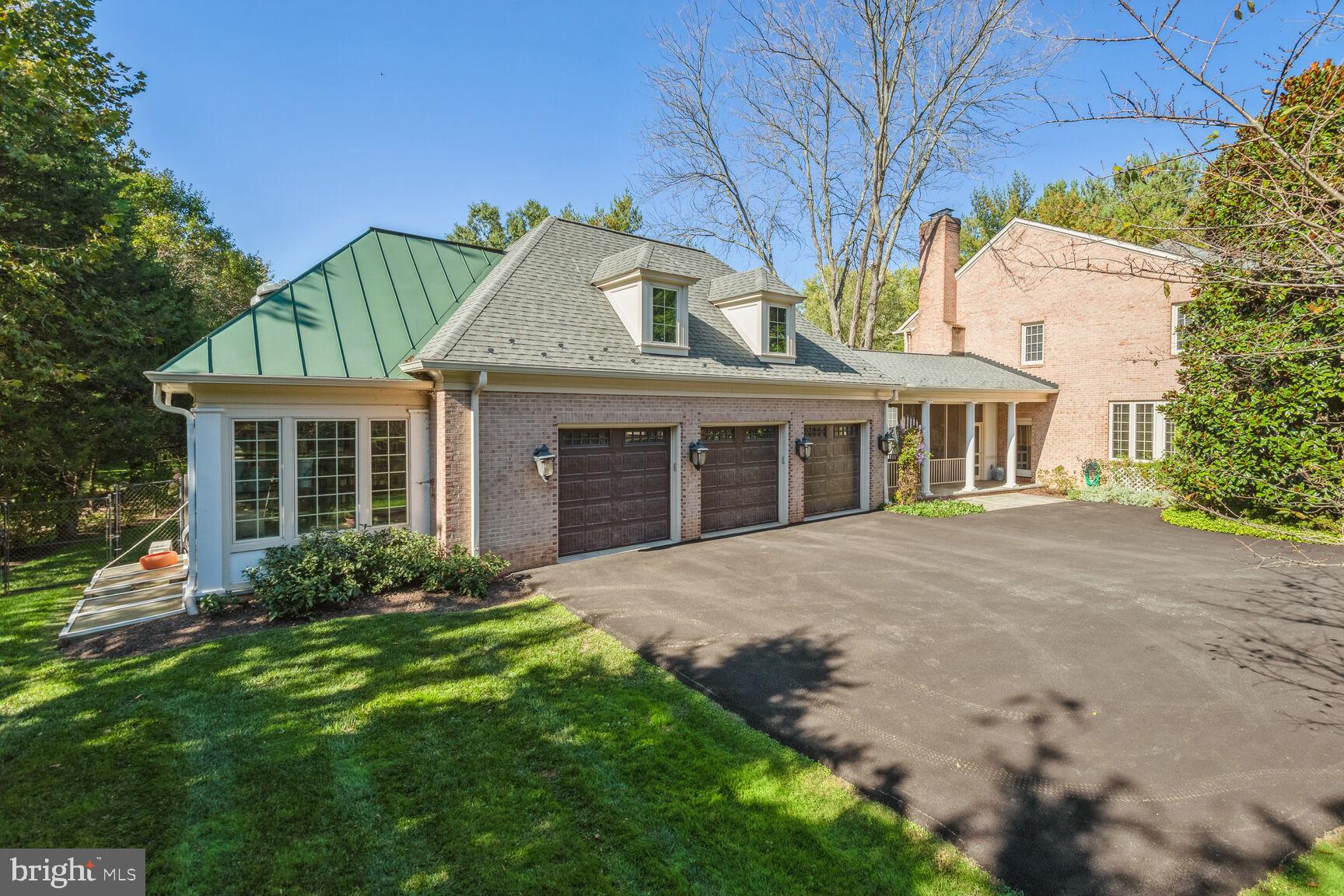 SADDLE RIDGE - Residential