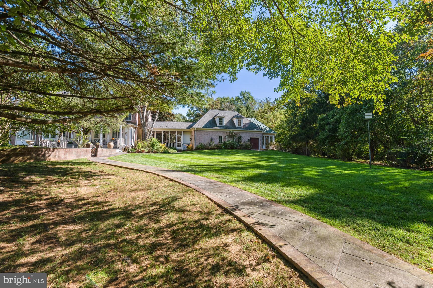 SADDLE RIDGE - Residential