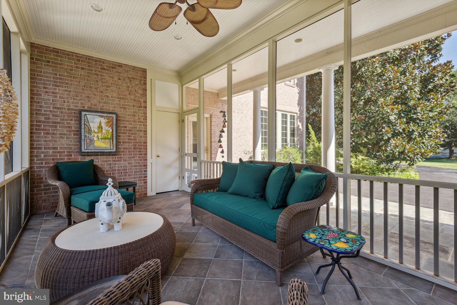 SADDLE RIDGE - Residential