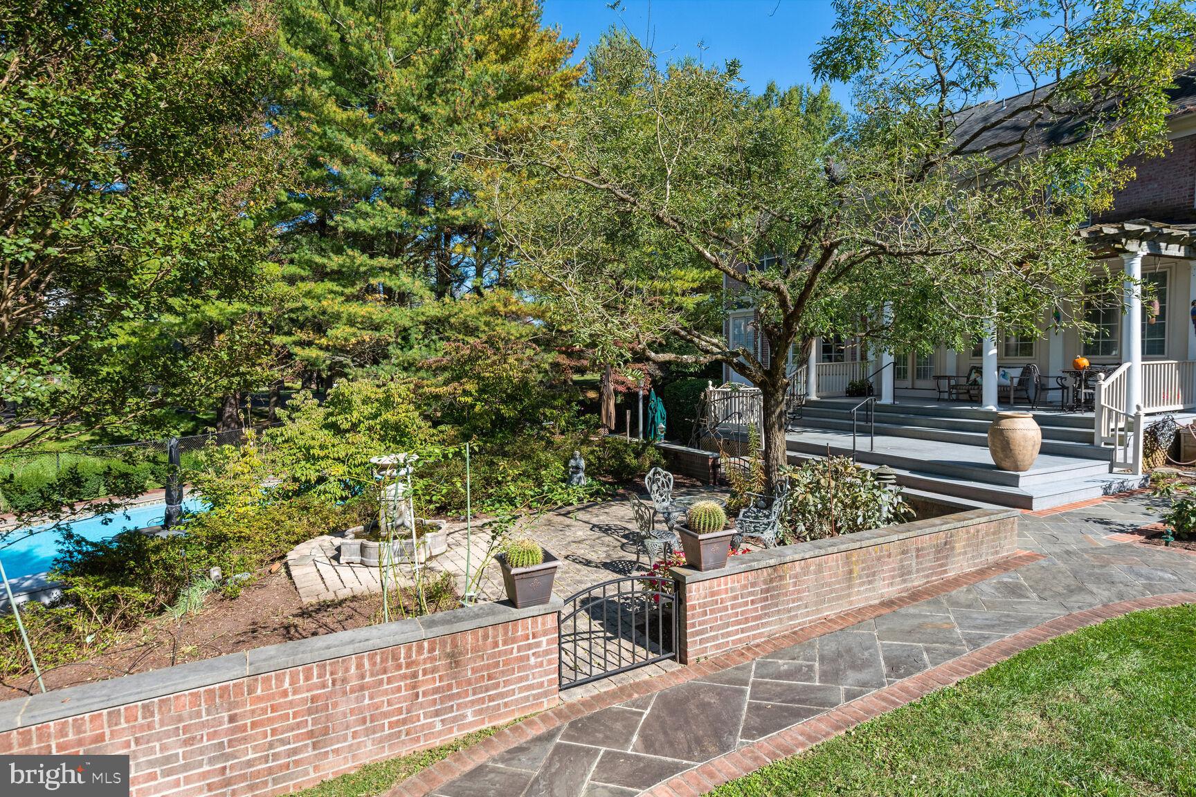 SADDLE RIDGE - Residential