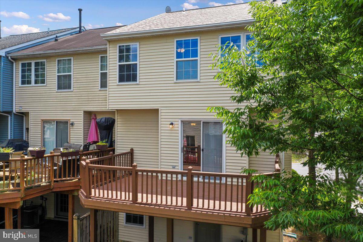 RUSSETT - Residential