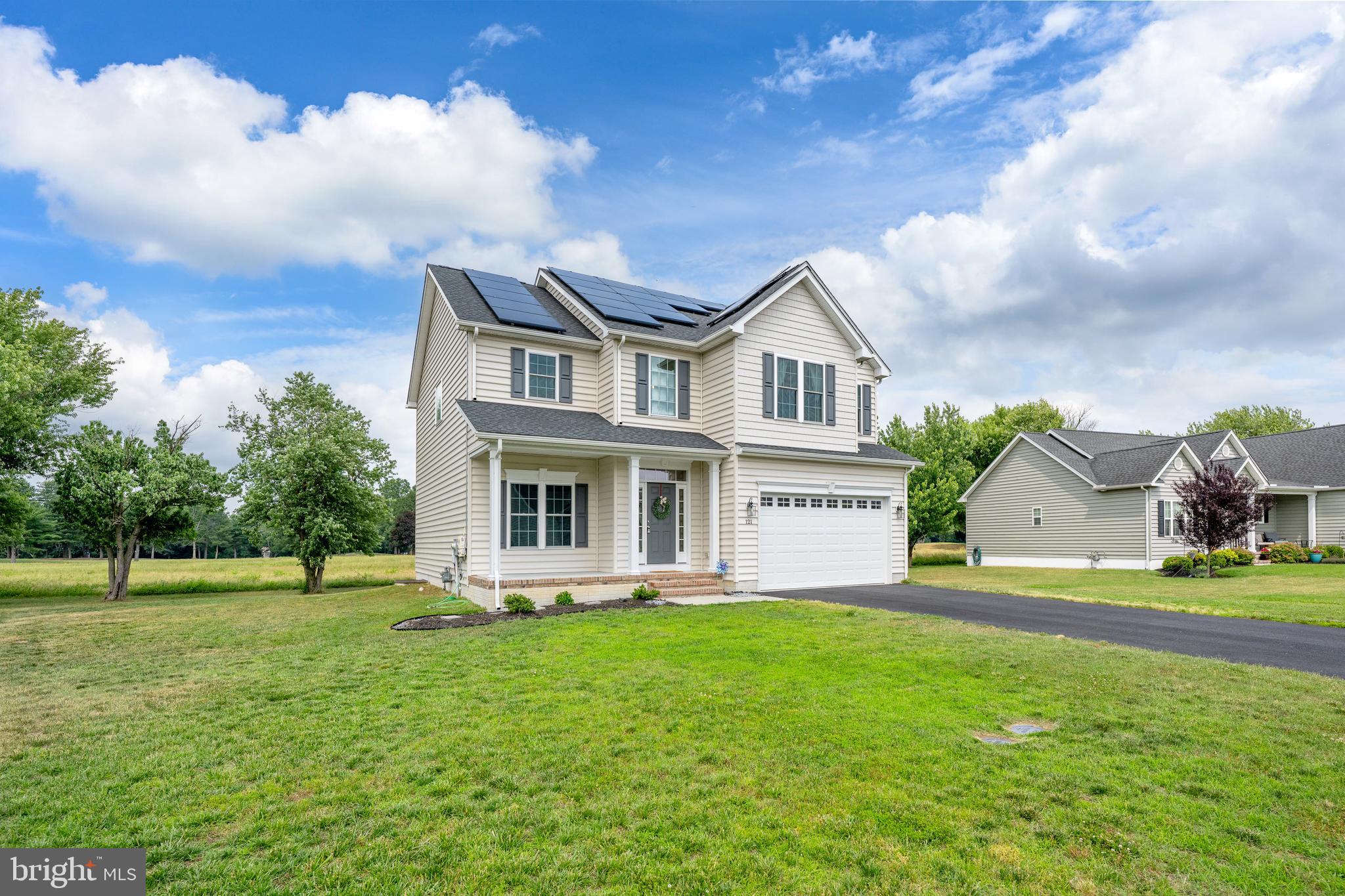 121 W GREEN LANE