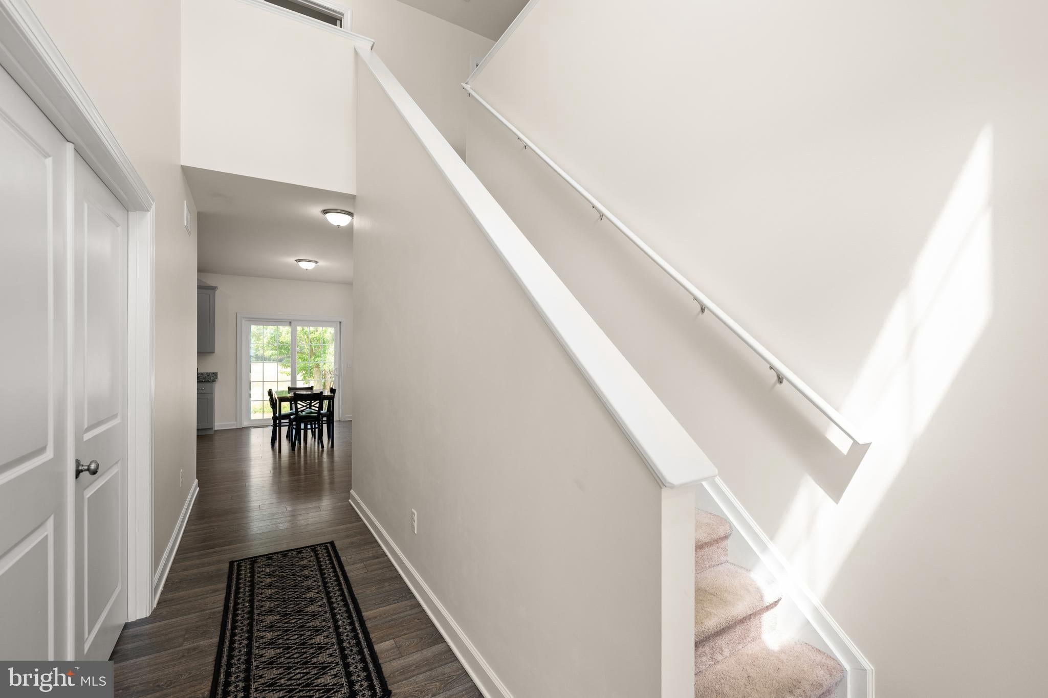 121 W GREEN LANE