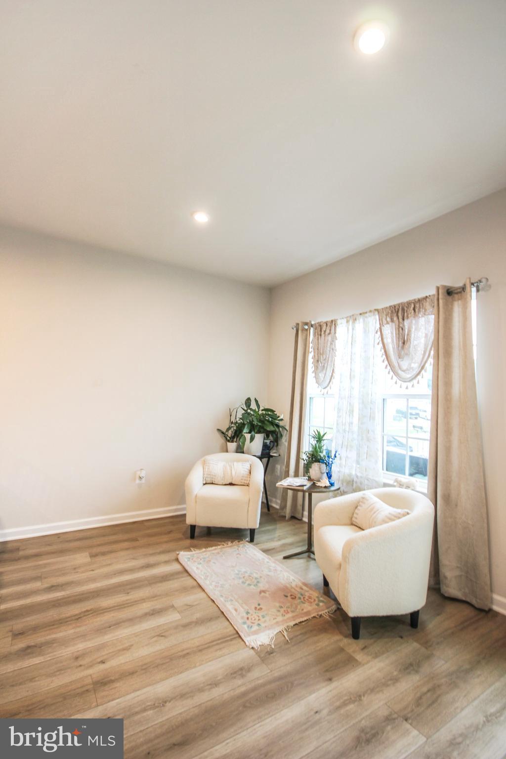 COURTHOUSE COMMONS - Residential