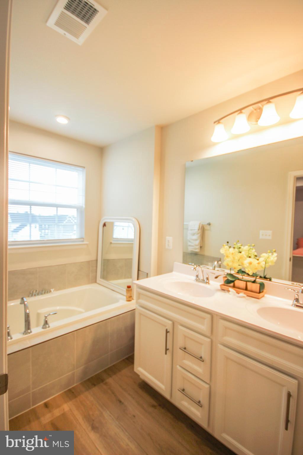 COURTHOUSE COMMONS - Residential