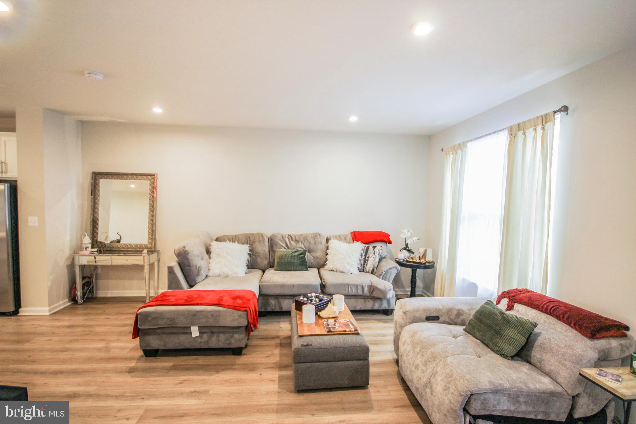 COURTHOUSE COMMONS - Residential