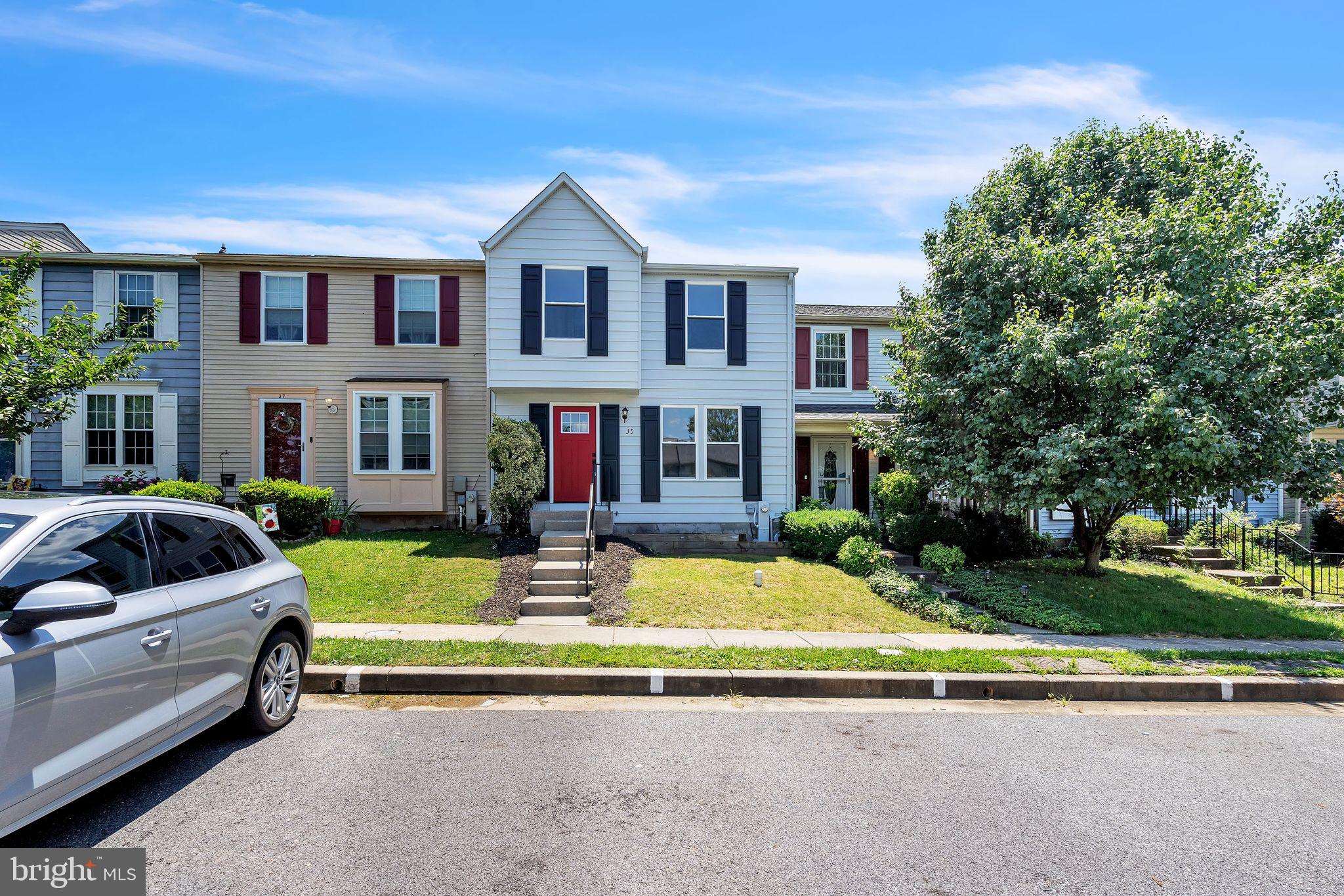 Welcome to the Featherhill neighborhood conveniently located northwest of Baltimore near I-95, White Marsh Mall, Wegman's and multiple more grocery stores! This totally renovated home offers 3 bedrooms, 2 full baths and 3 finished levels. You'll love the BRAND-NEW KITCHEN with stainless steel appliances opening to a beautiful large dark. New easy care LVP flooring and fresh paint throughout. NEW WINDOWS & NEW ROOF! Recently serviced HVAC. Level walk-out basement that opens to a patio and large yard.
Move in ready!