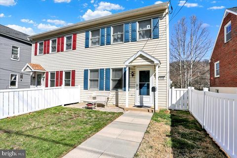 2127 FAIRVIEW AVENUE READING PA 19606