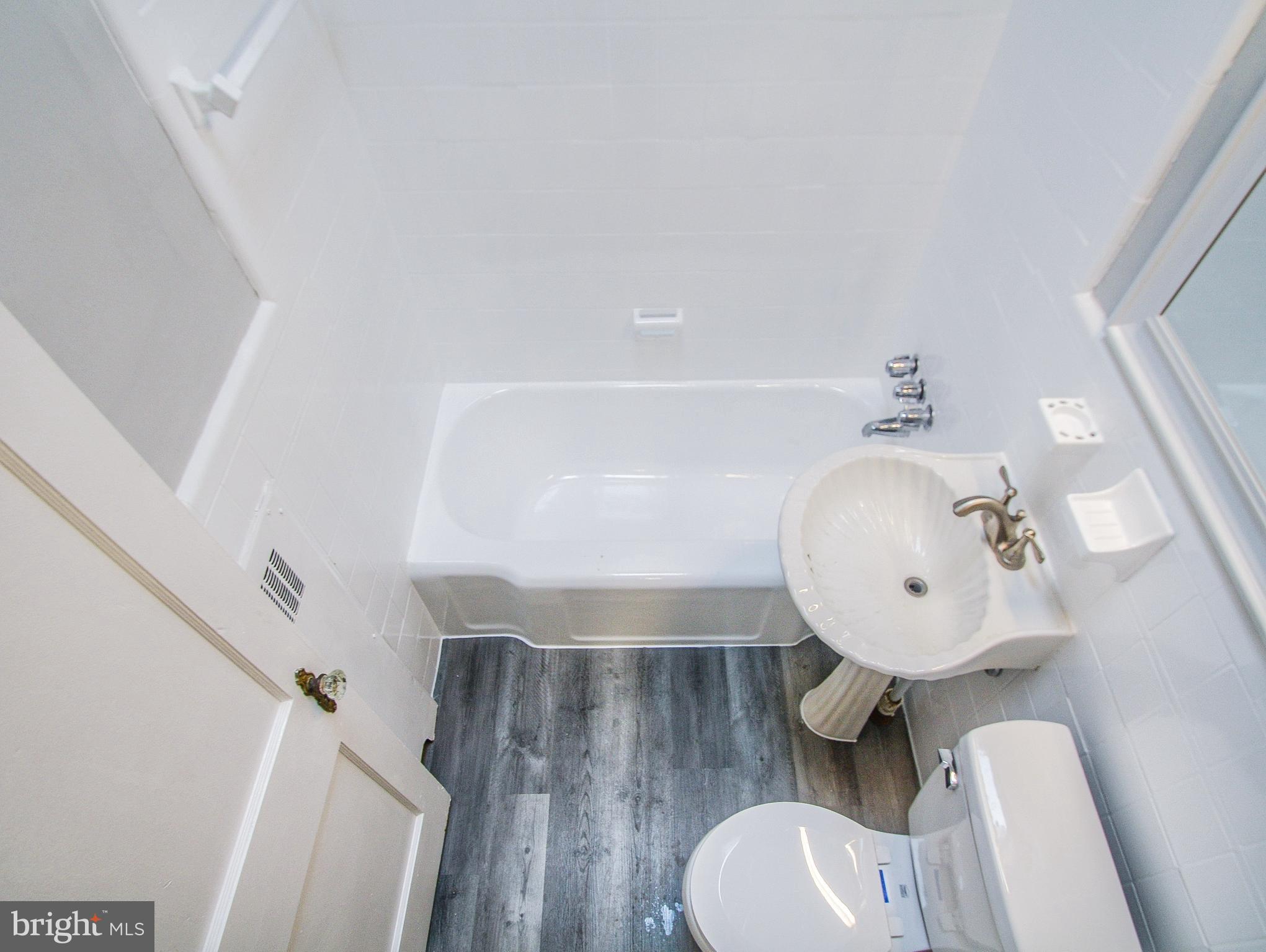 WALNUT HILL - Residential Lease