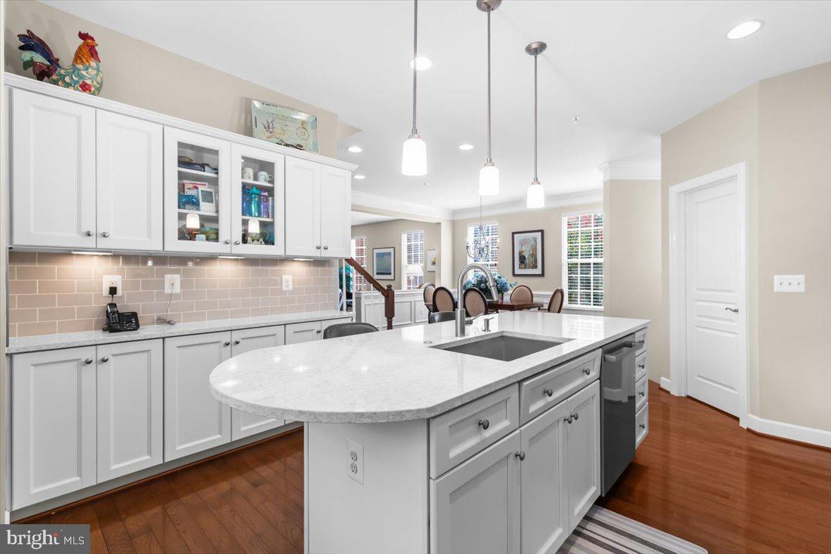 4057 GLENDALE WAY