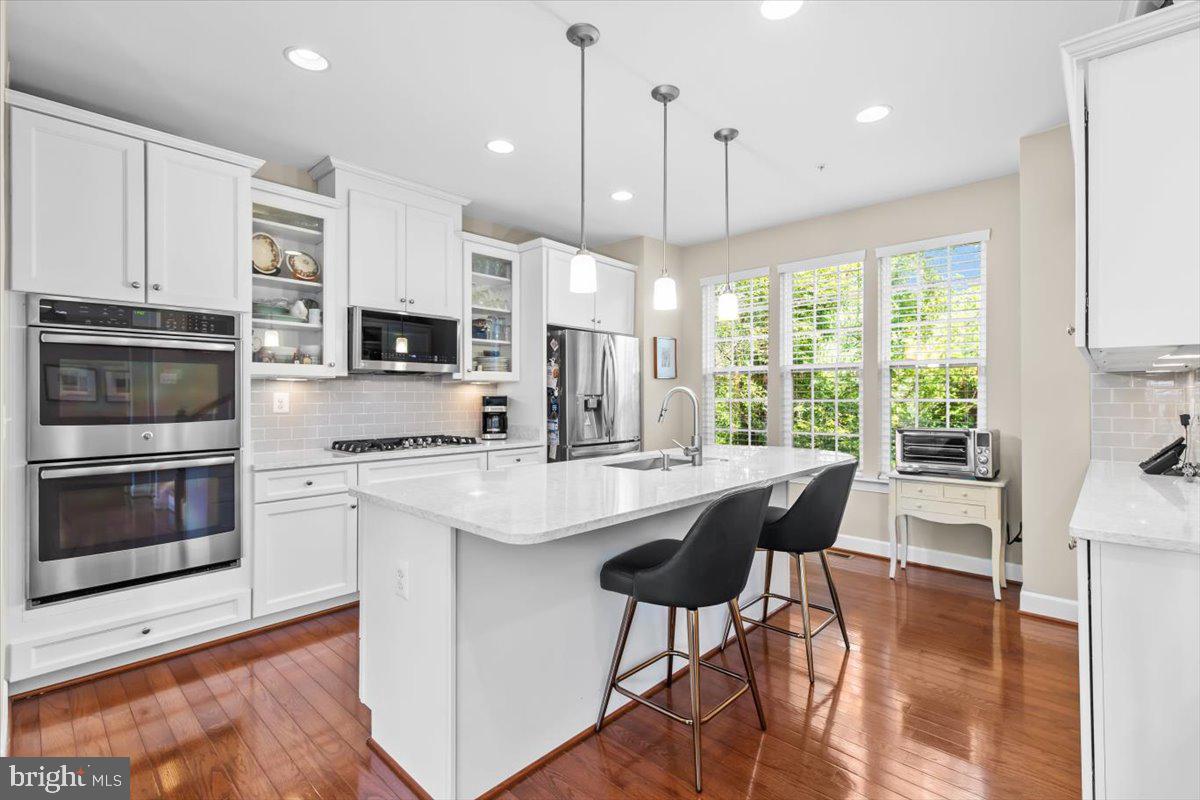 4057 GLENDALE WAY