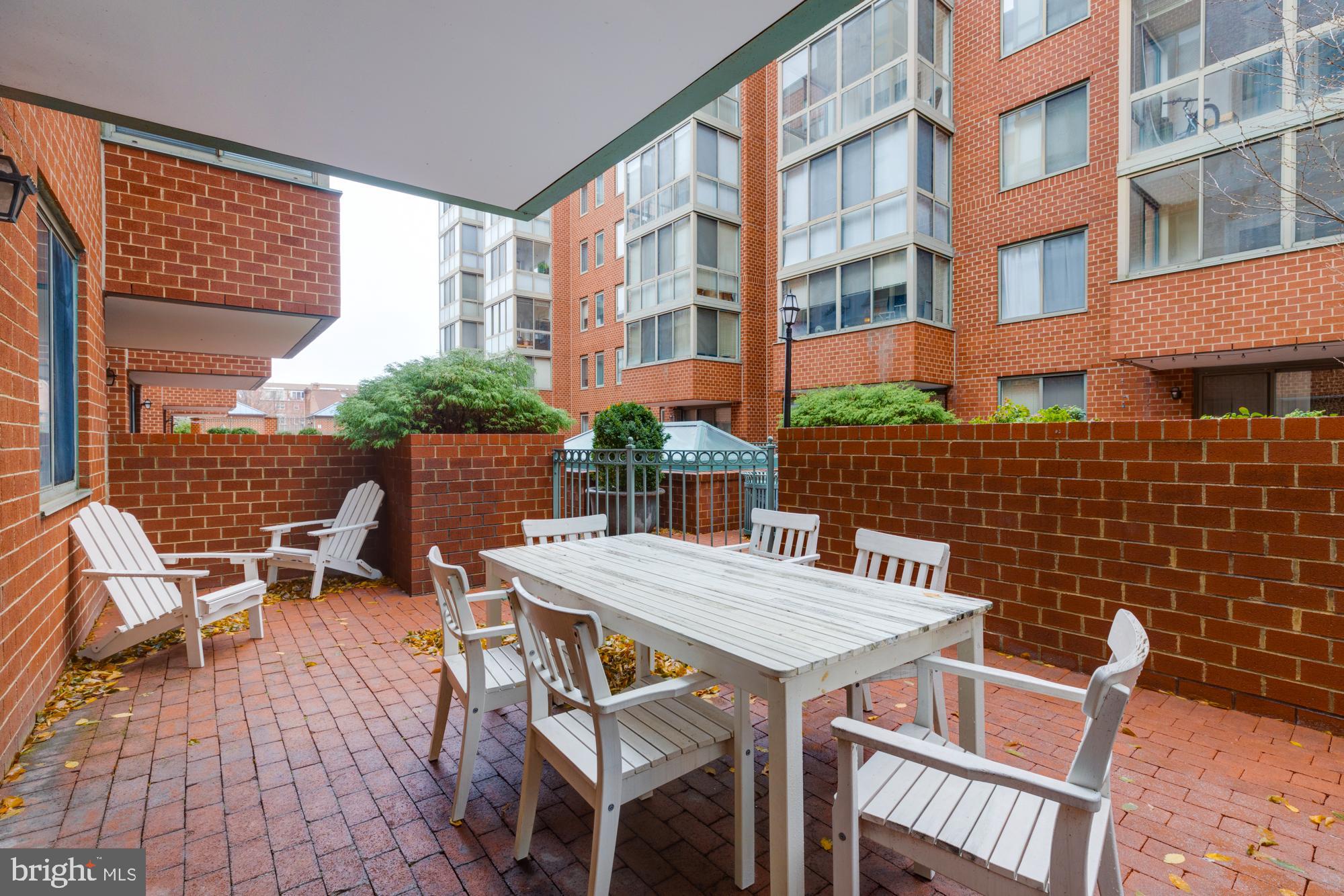 WINDSOR PLAZA - Residential Lease