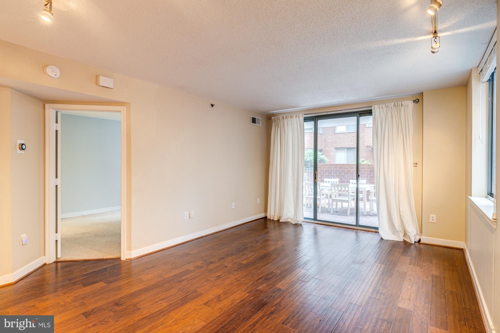 WINDSOR PLAZA - Residential Lease