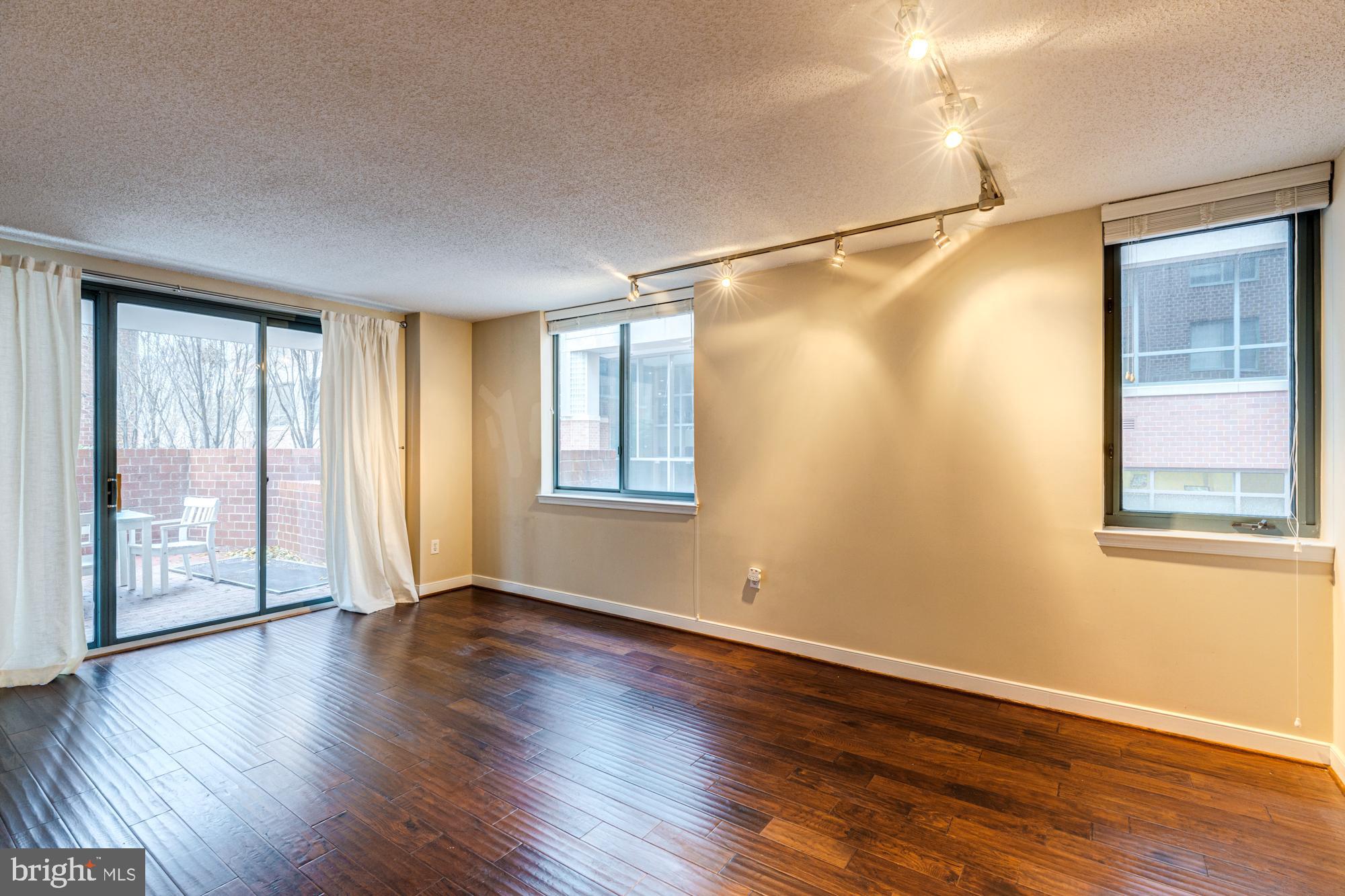 WINDSOR PLAZA - Residential Lease