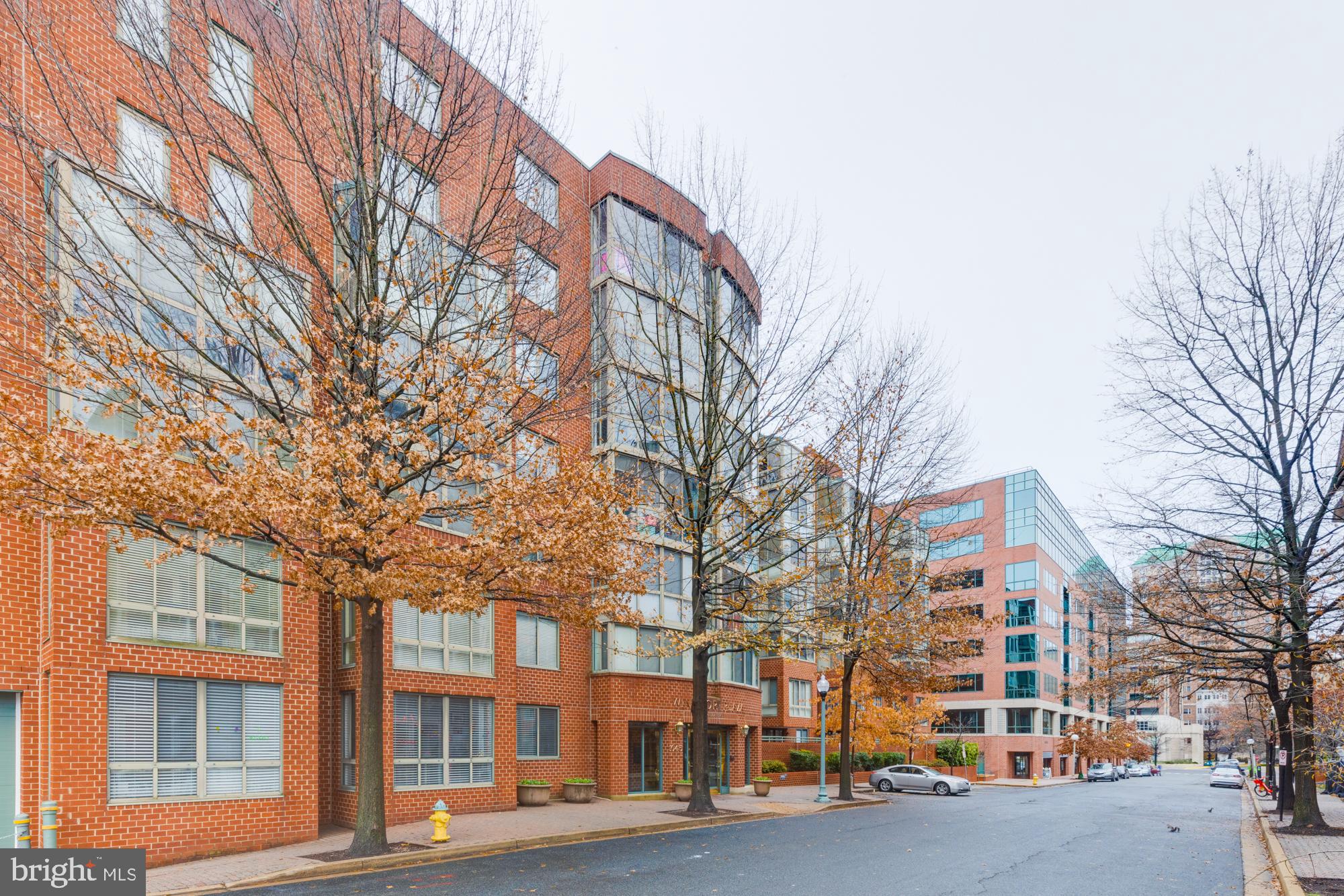 WINDSOR PLAZA - Residential Lease