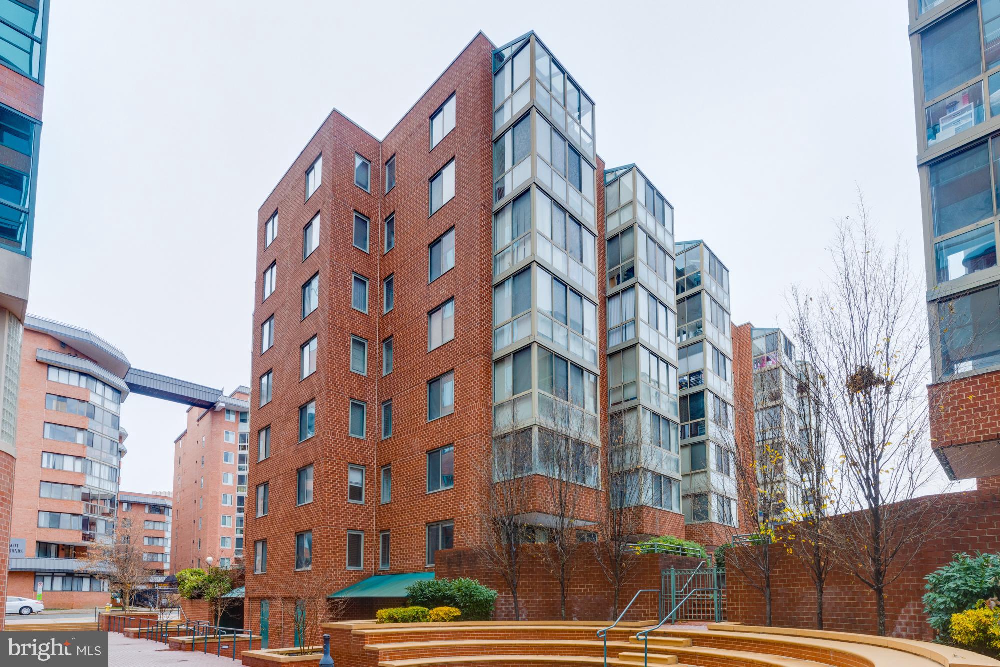 WINDSOR PLAZA - Residential Lease