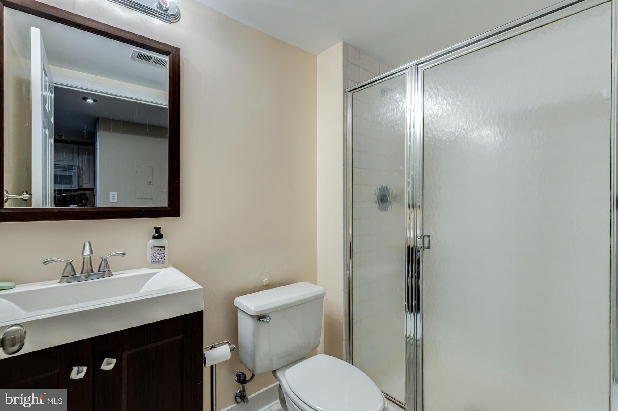 WINDSOR PLAZA - Residential Lease