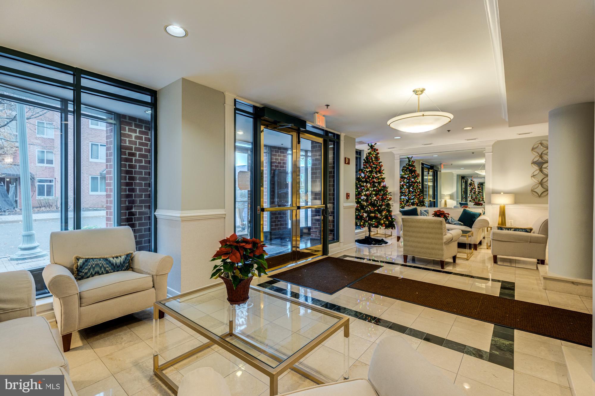 WINDSOR PLAZA - Residential Lease