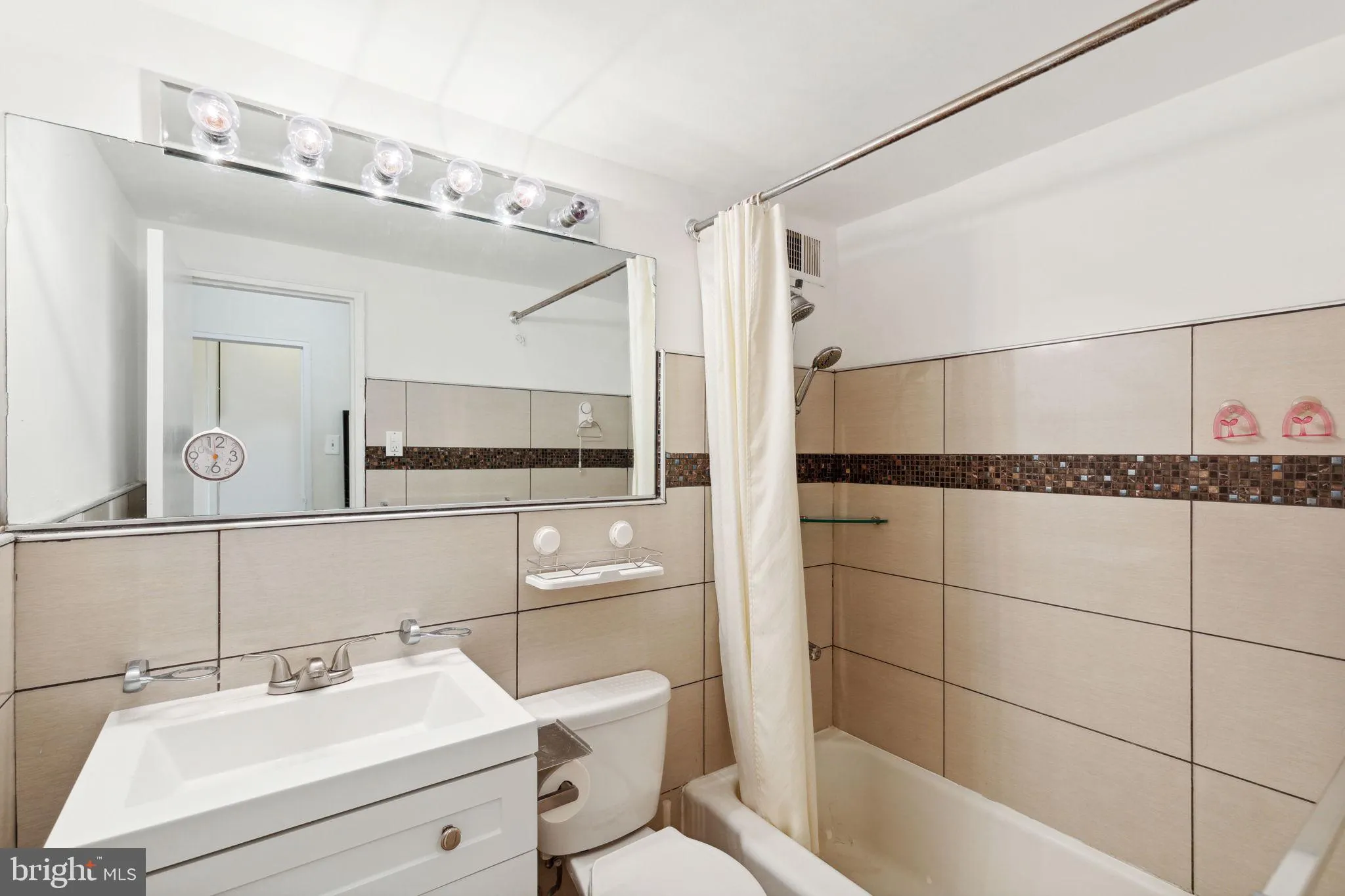 Philadelphia, Pennsylvania 19103, United States, ,1 BathroomBathrooms,Residential,Active,154197