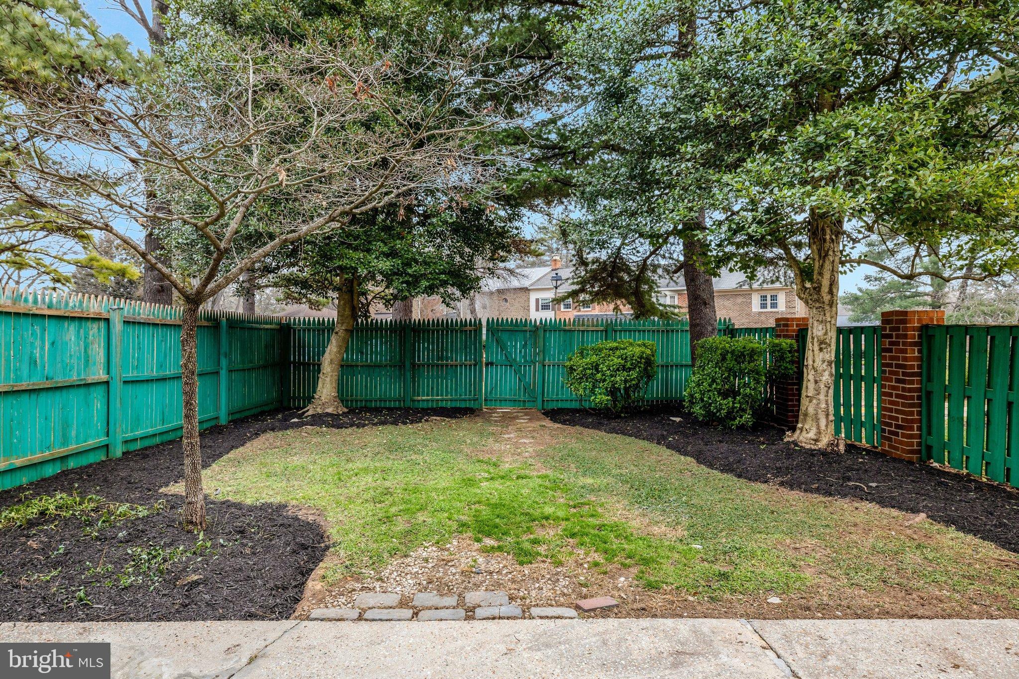 TOWNES OF MOOREFIELD - Residential