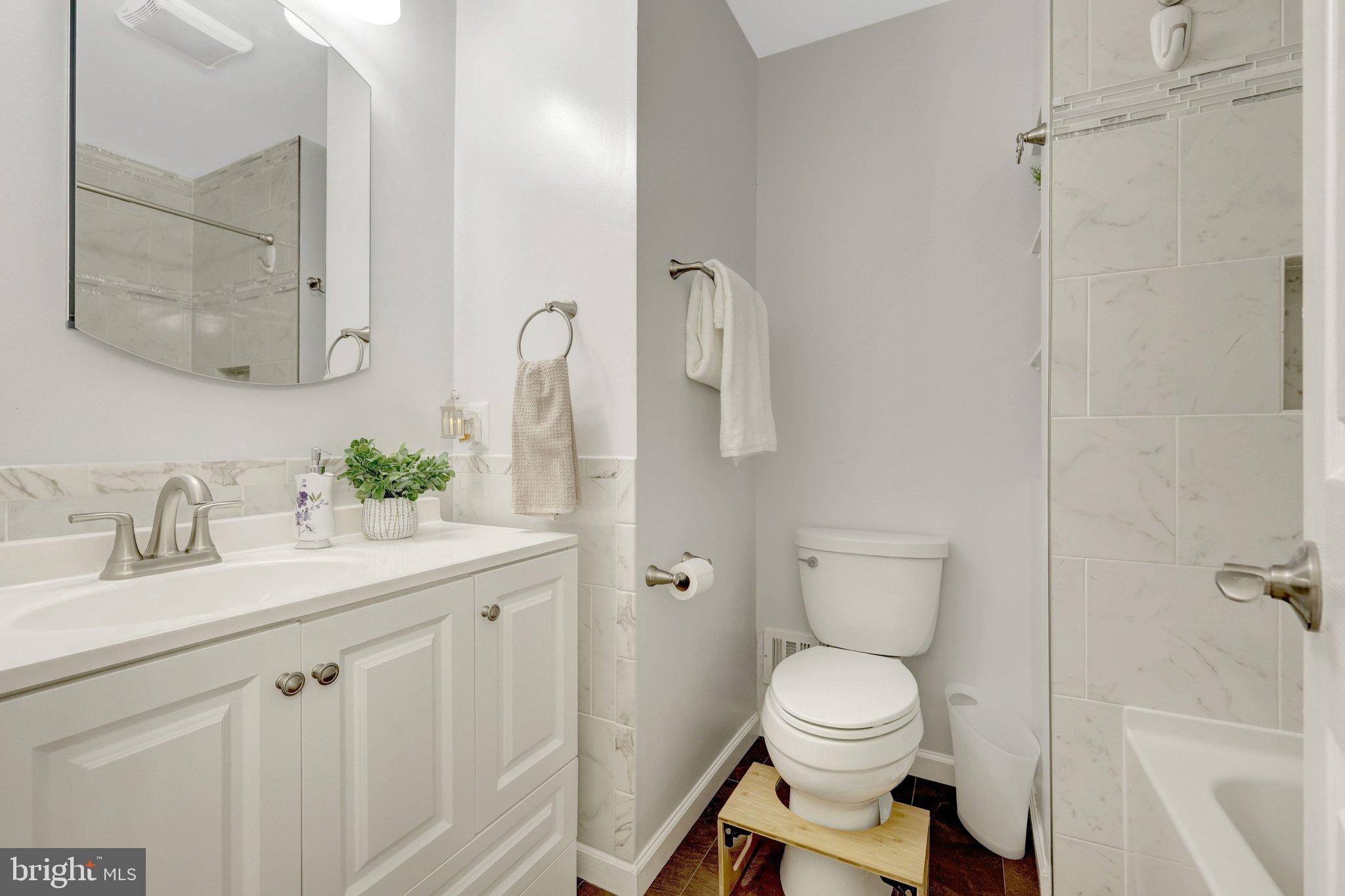 TOWNES OF MOOREFIELD - Residential