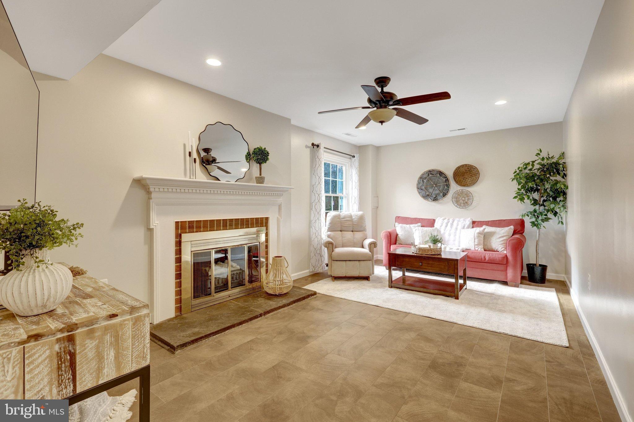 TOWNES OF MOOREFIELD - Residential