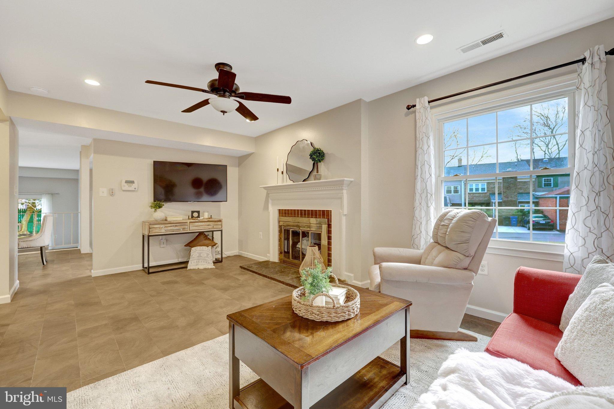 TOWNES OF MOOREFIELD - Residential